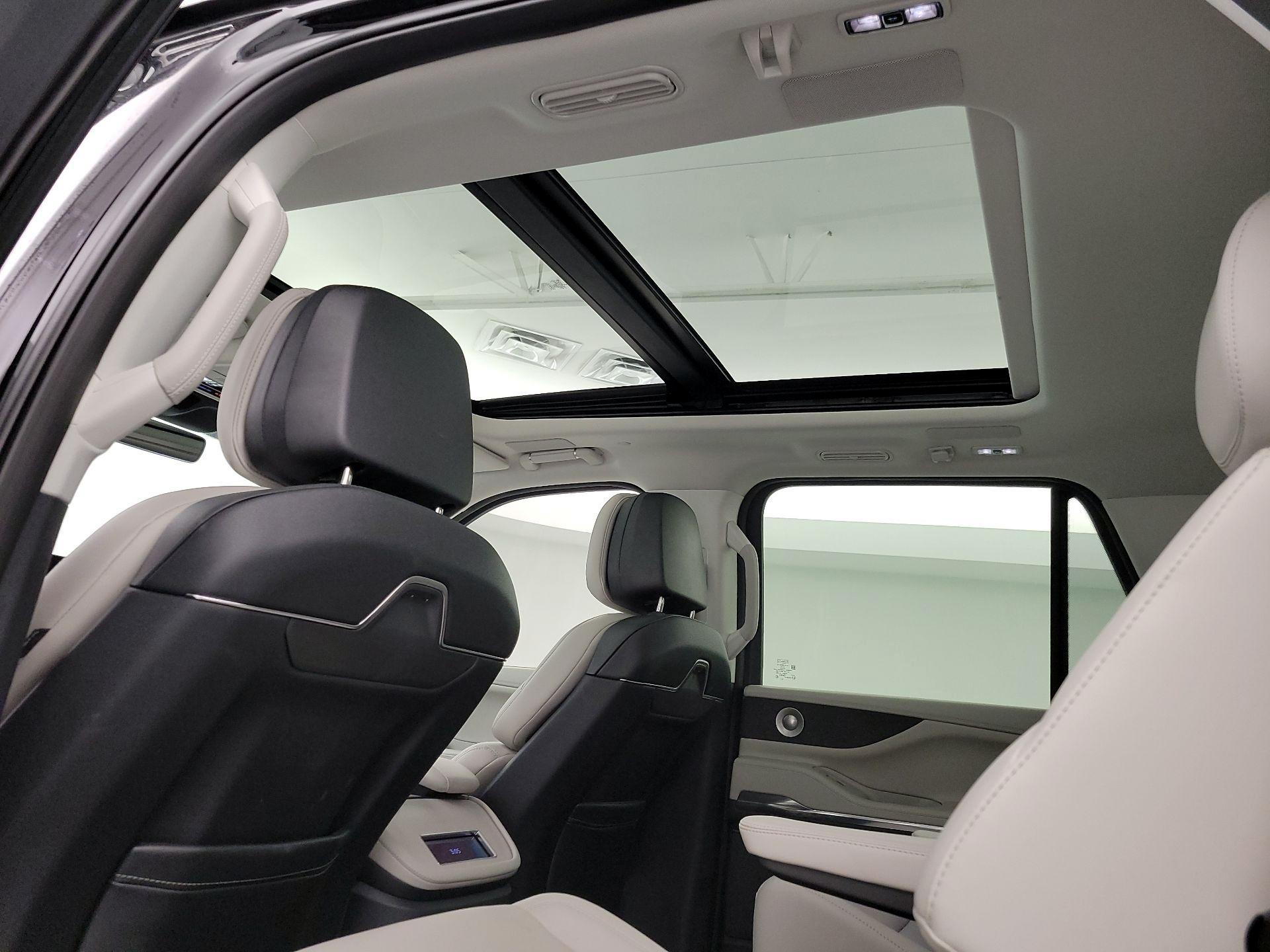 Thumbnail: 2026 Lincoln Navigator - 20