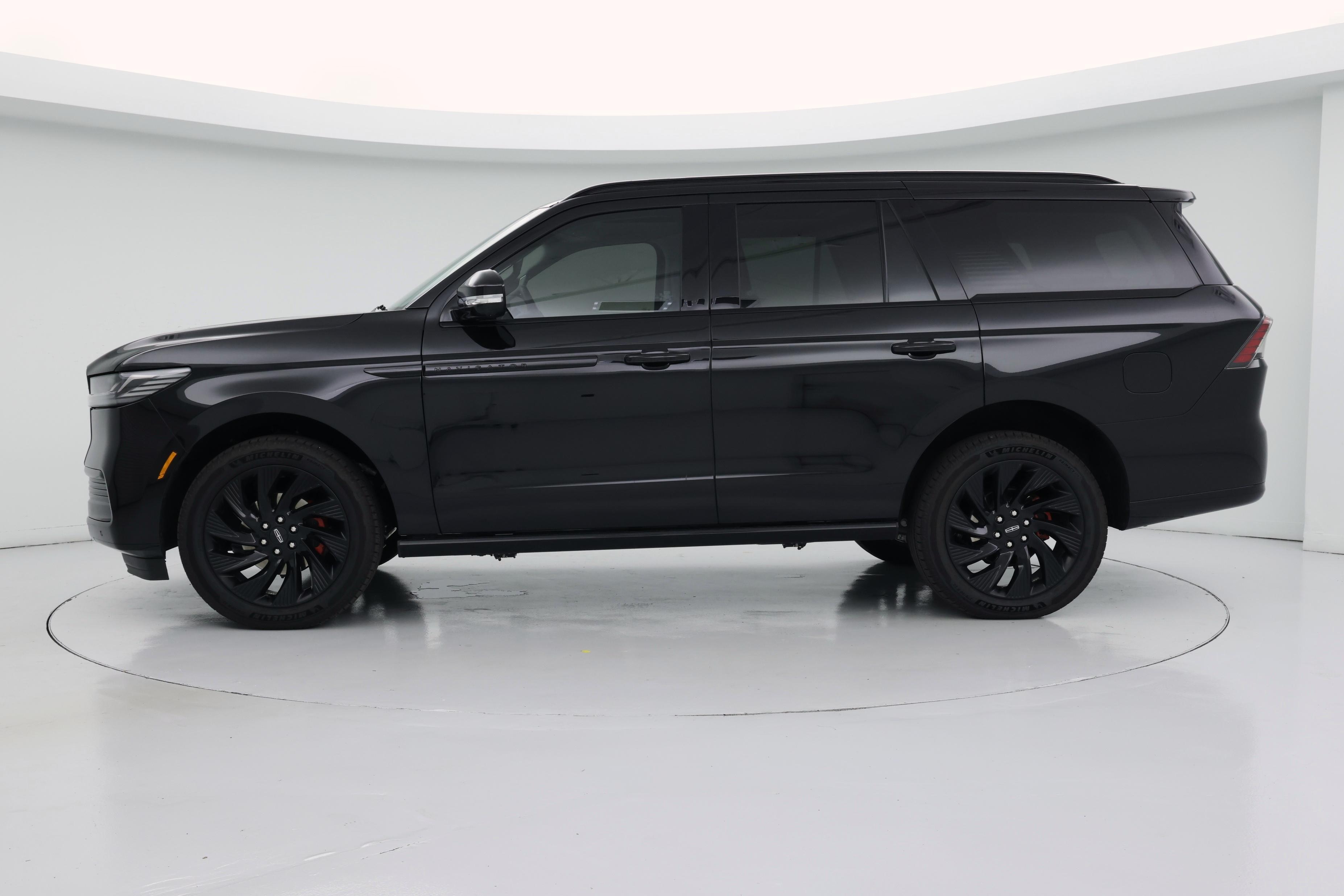 Thumbnail: 2026 Lincoln Navigator - 3