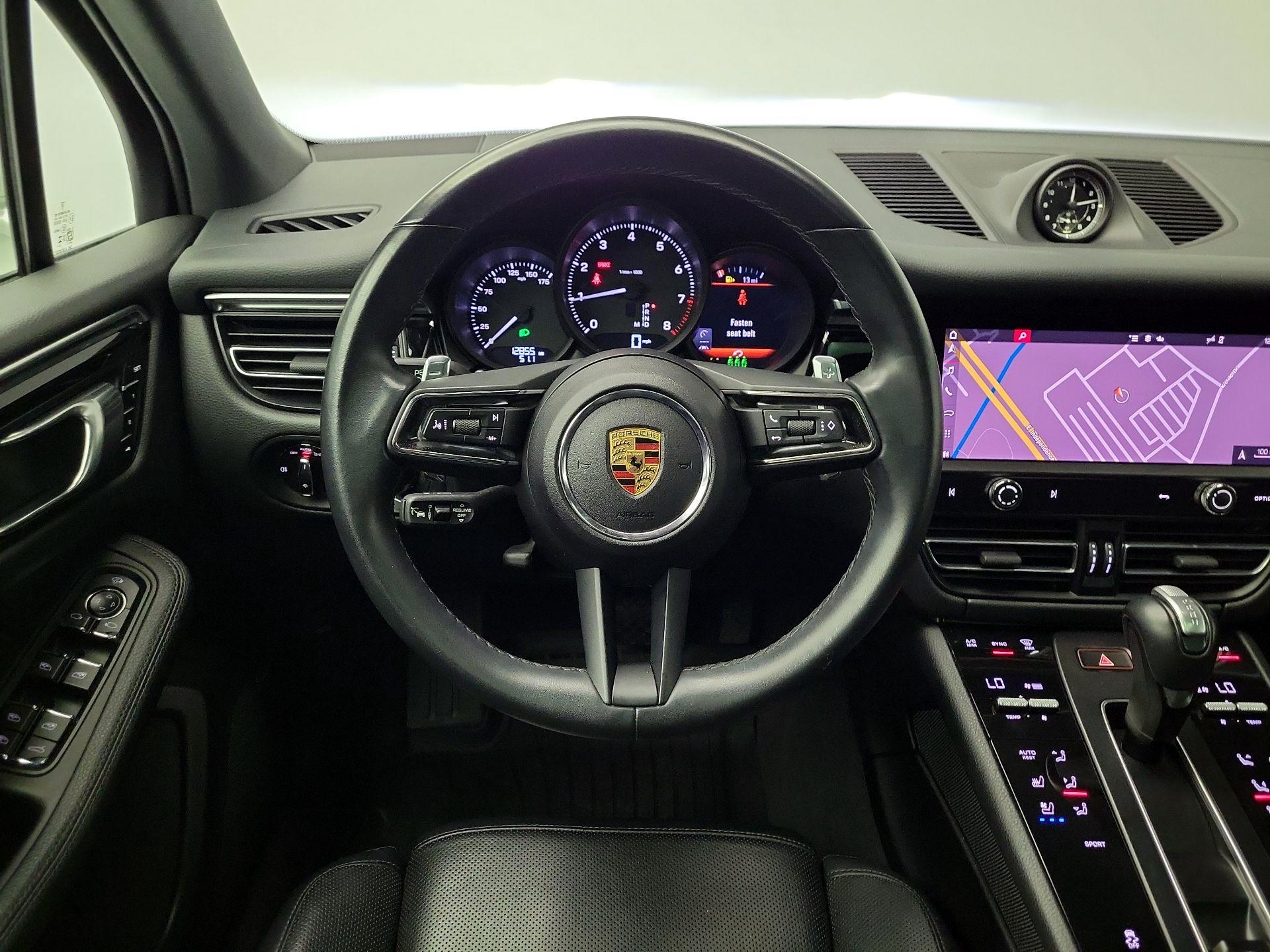 Thumbnail: 2024 Porsche Macan - 10