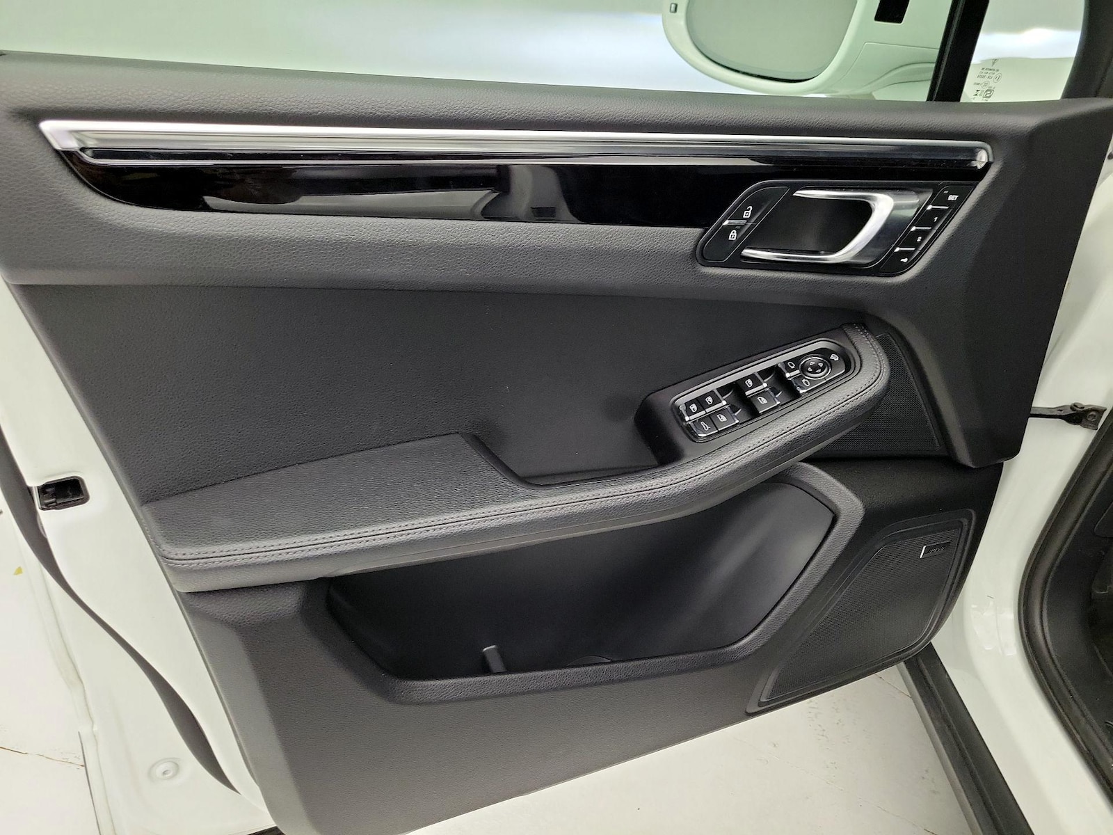 2024 Porsche Macan Base - Photo 13