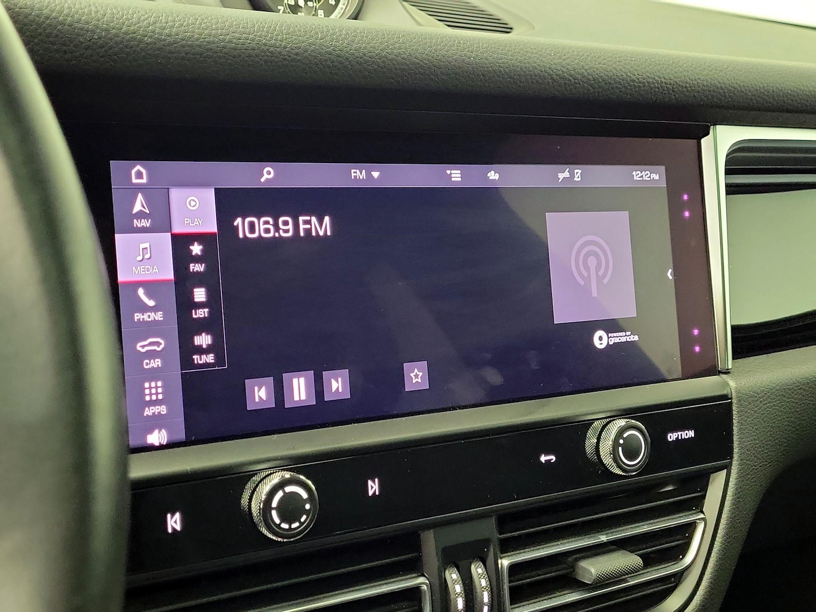 2024 Porsche Macan Base - Photo 17