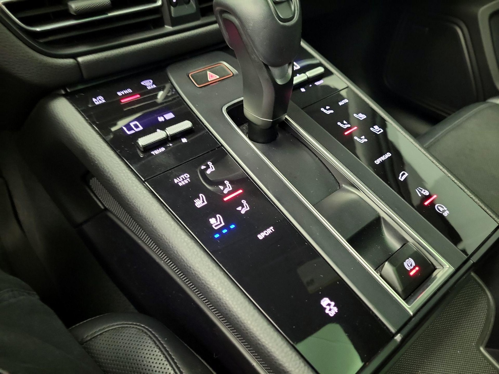 2024 Porsche Macan Base - Photo 18