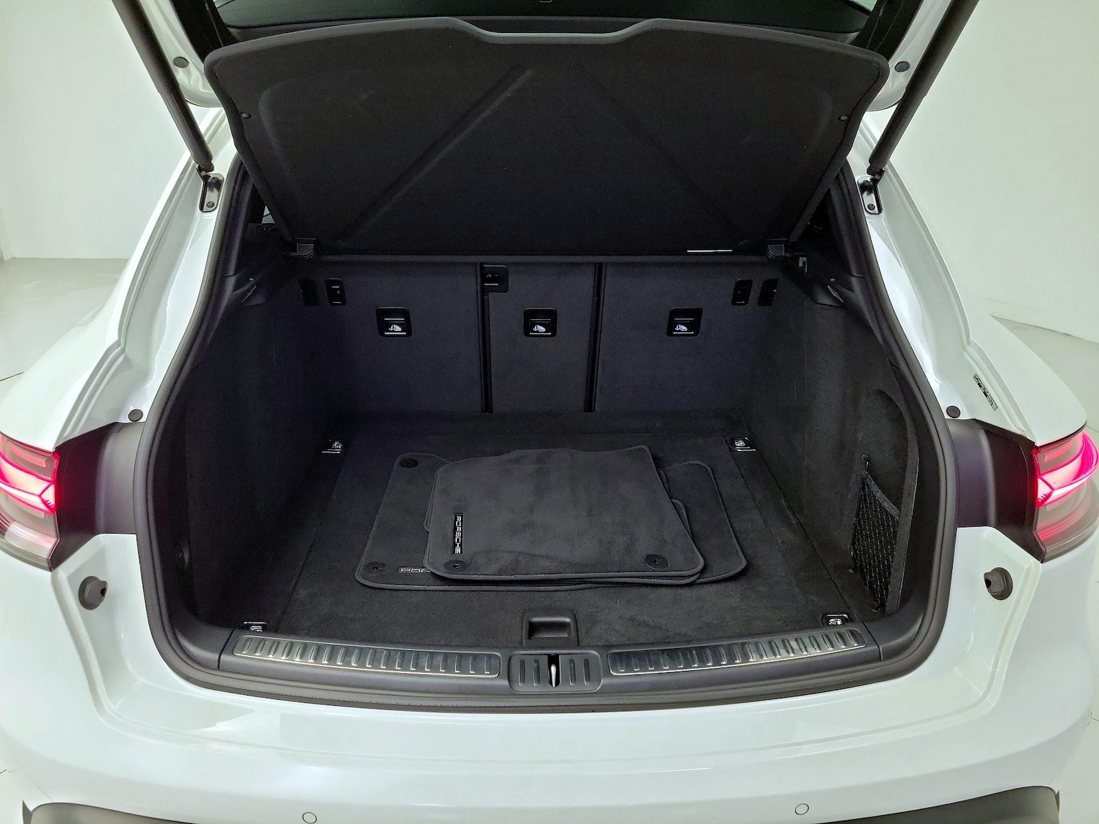 2024 Porsche Macan Base - Photo 23