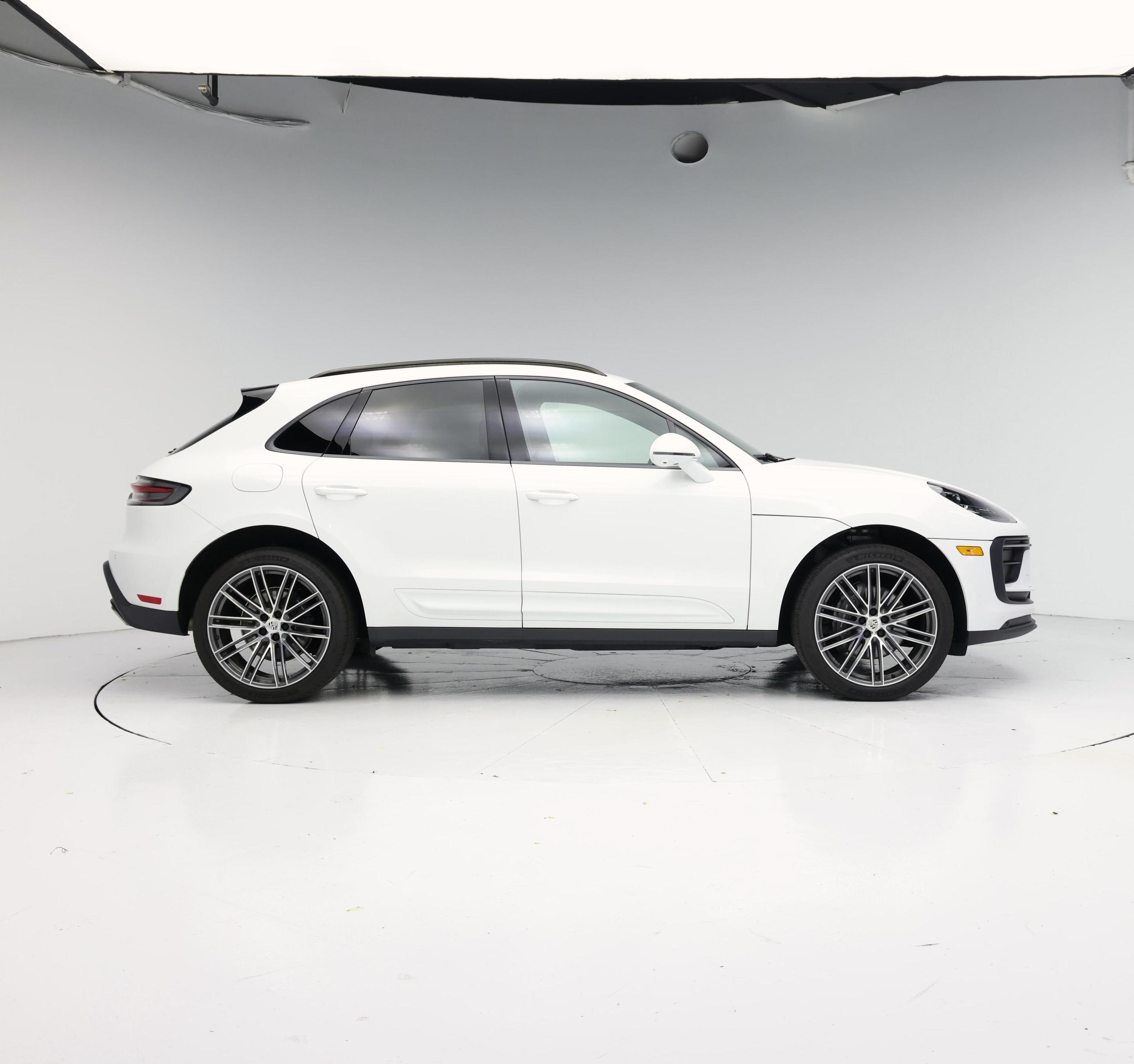 Thumbnail: 2024 Porsche Macan - 7