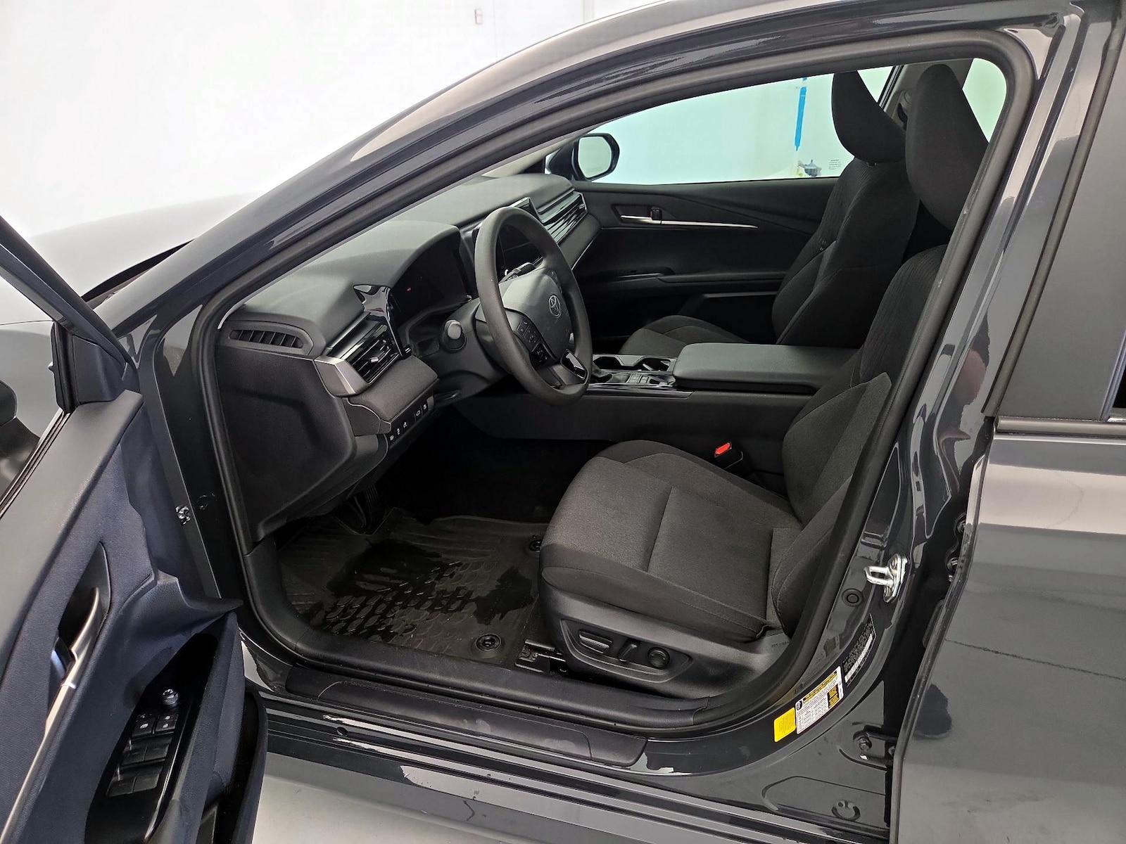 2025 Toyota Camry LE - Photo 12
