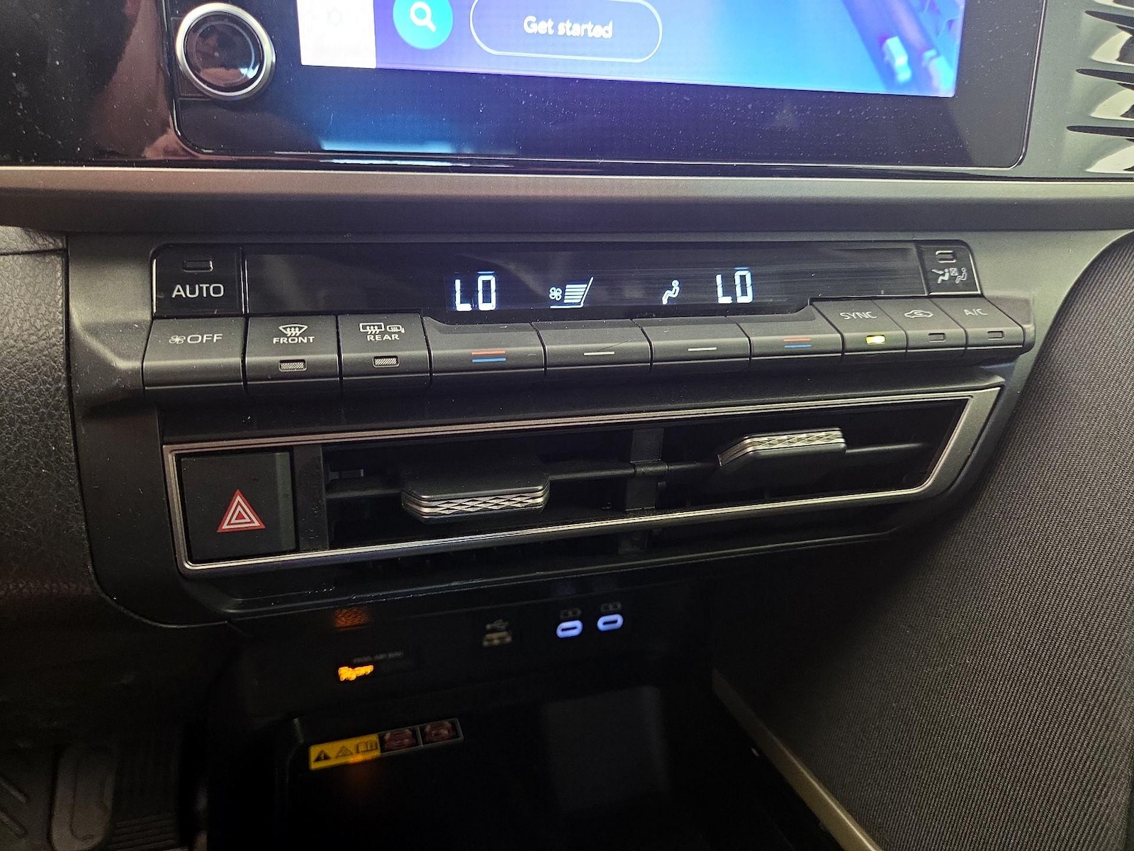 2025 Toyota Camry LE - Photo 17