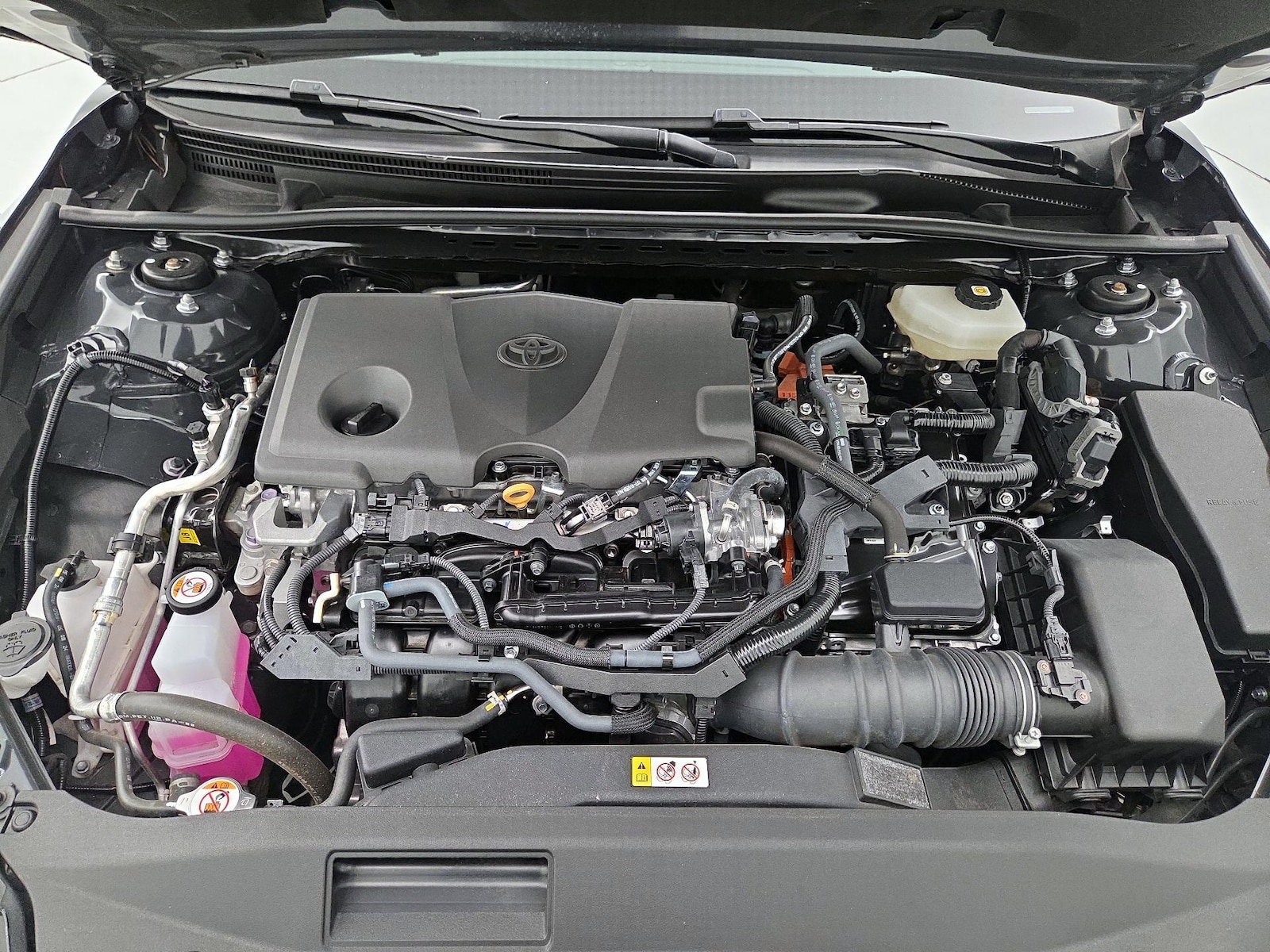 2025 Toyota Camry LE - Photo 22