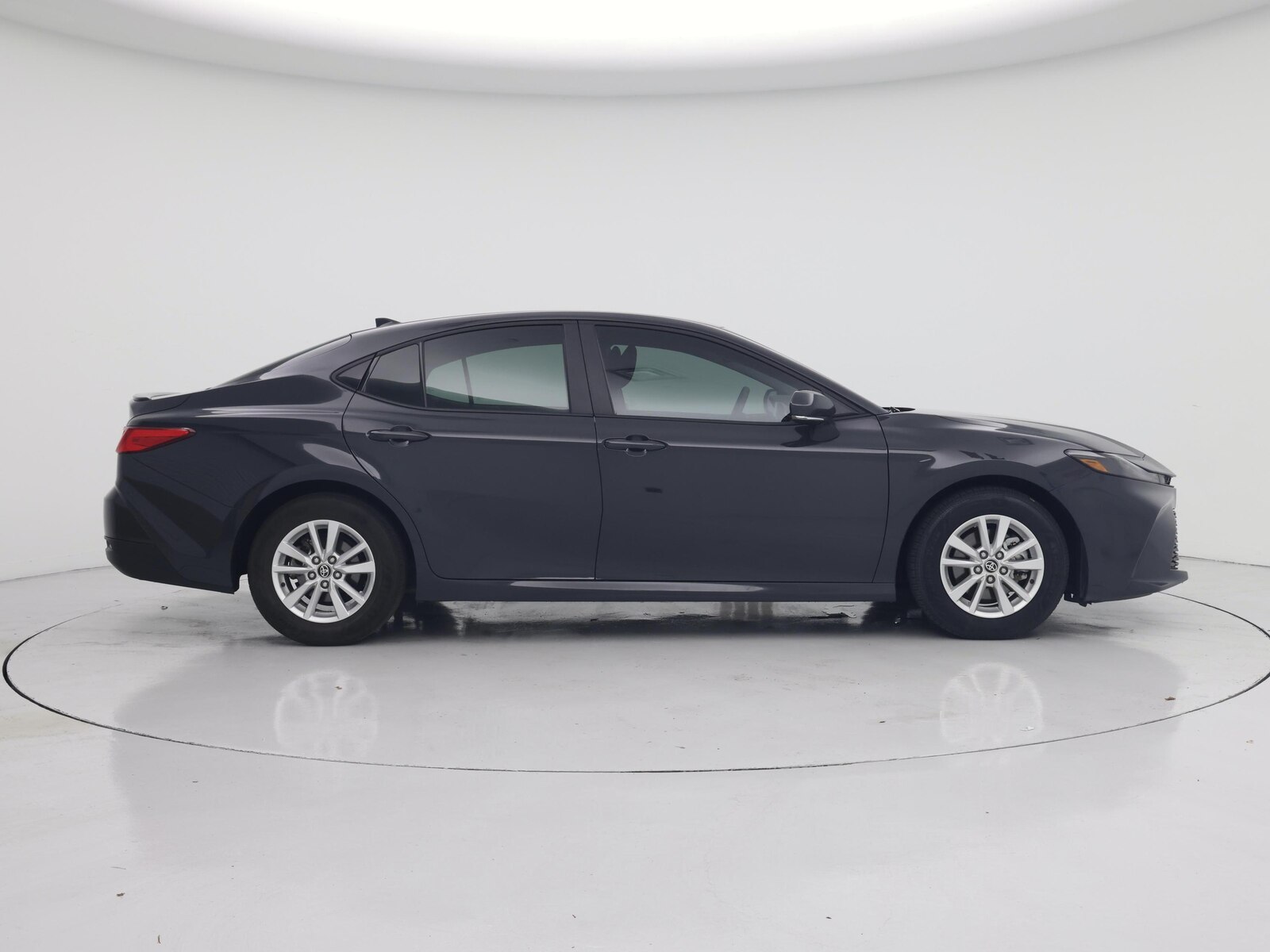 2025 Toyota Camry LE - Photo 8