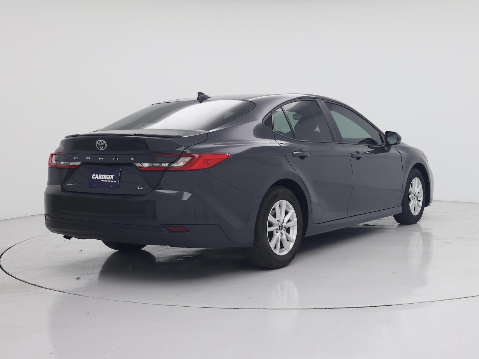 2025 Toyota Camry LE - Photo 9