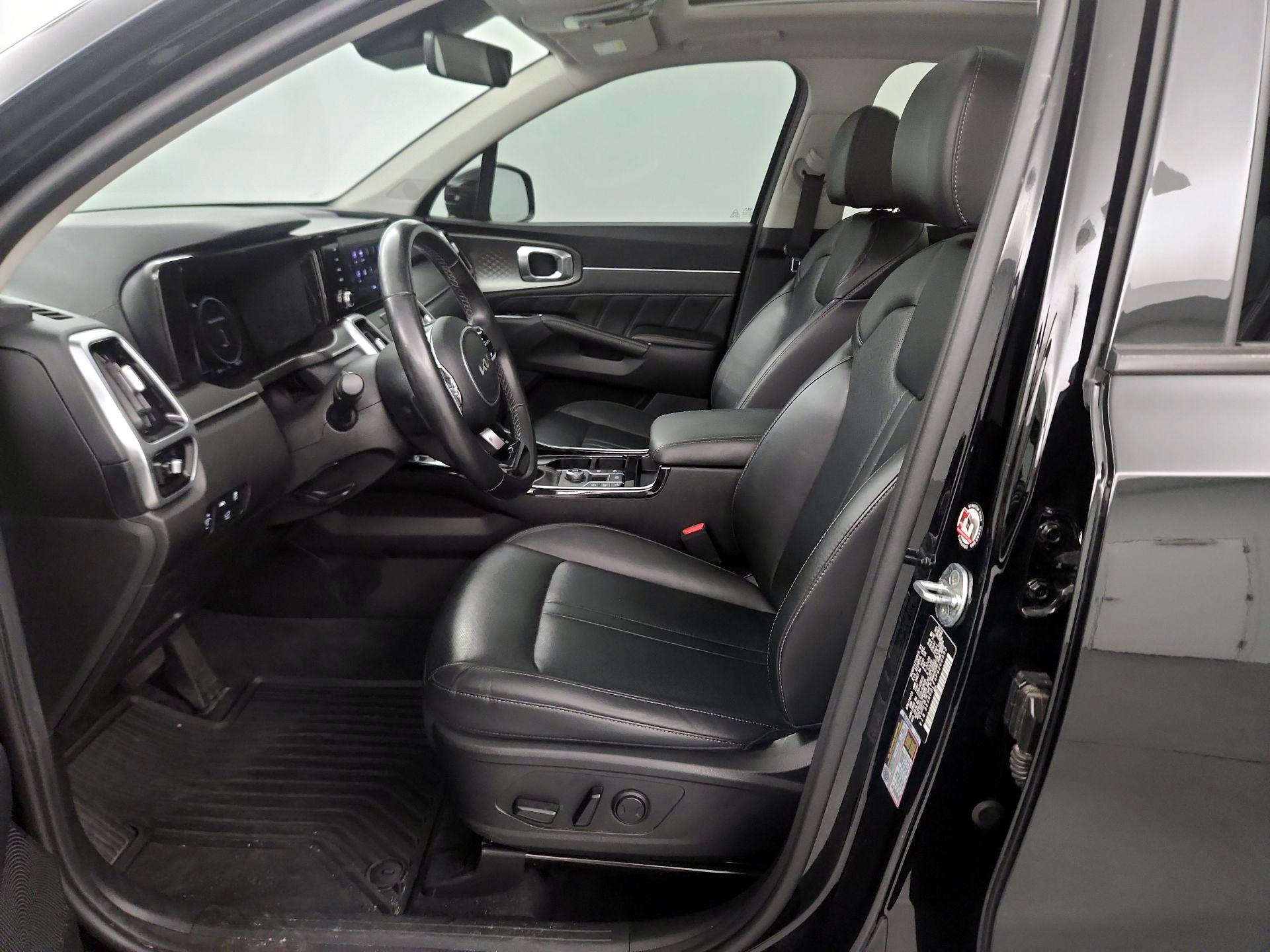 Thumbnail: 2023 Kia Sorento - 11