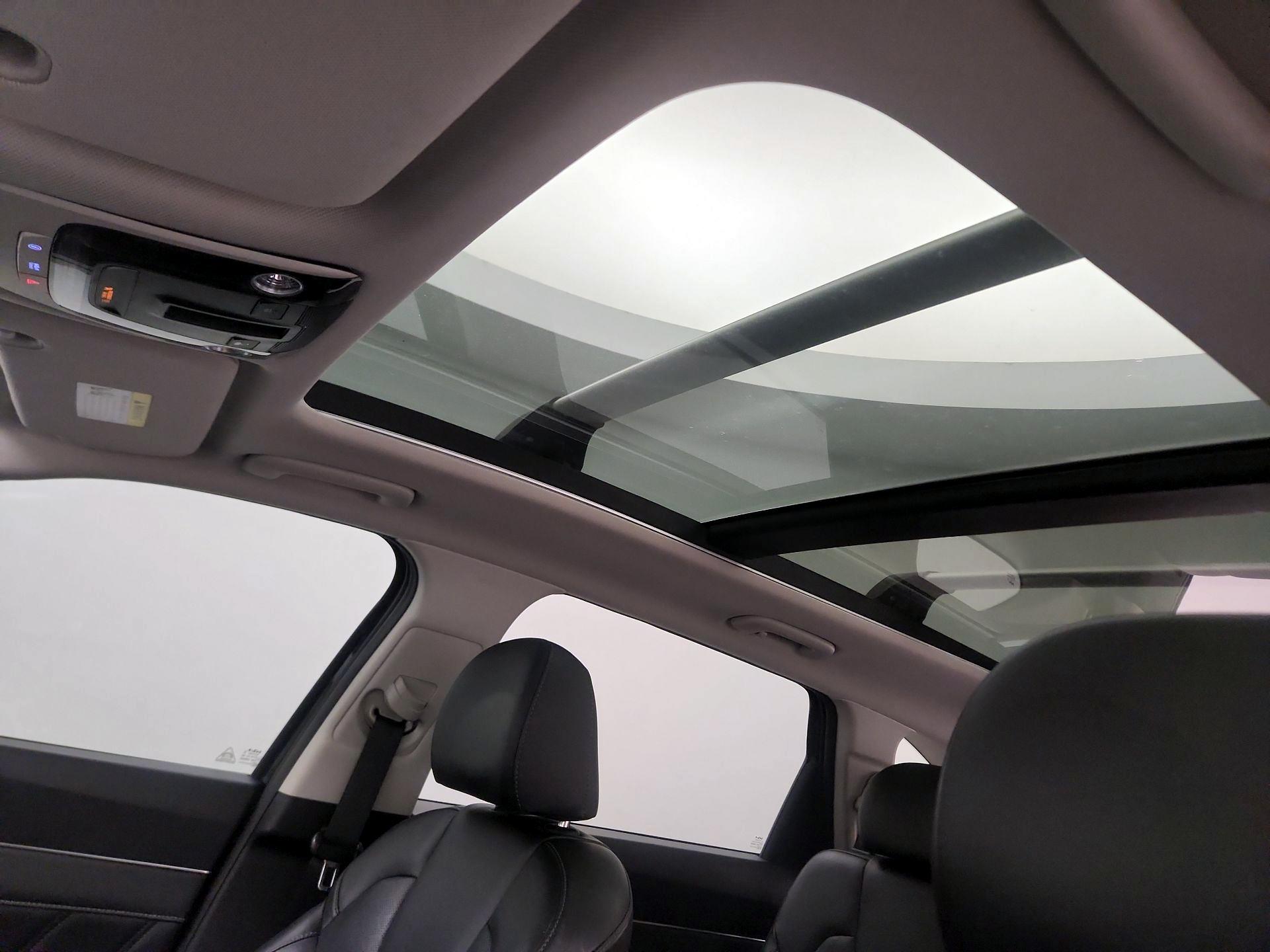 Thumbnail: 2023 Kia Sorento - 19