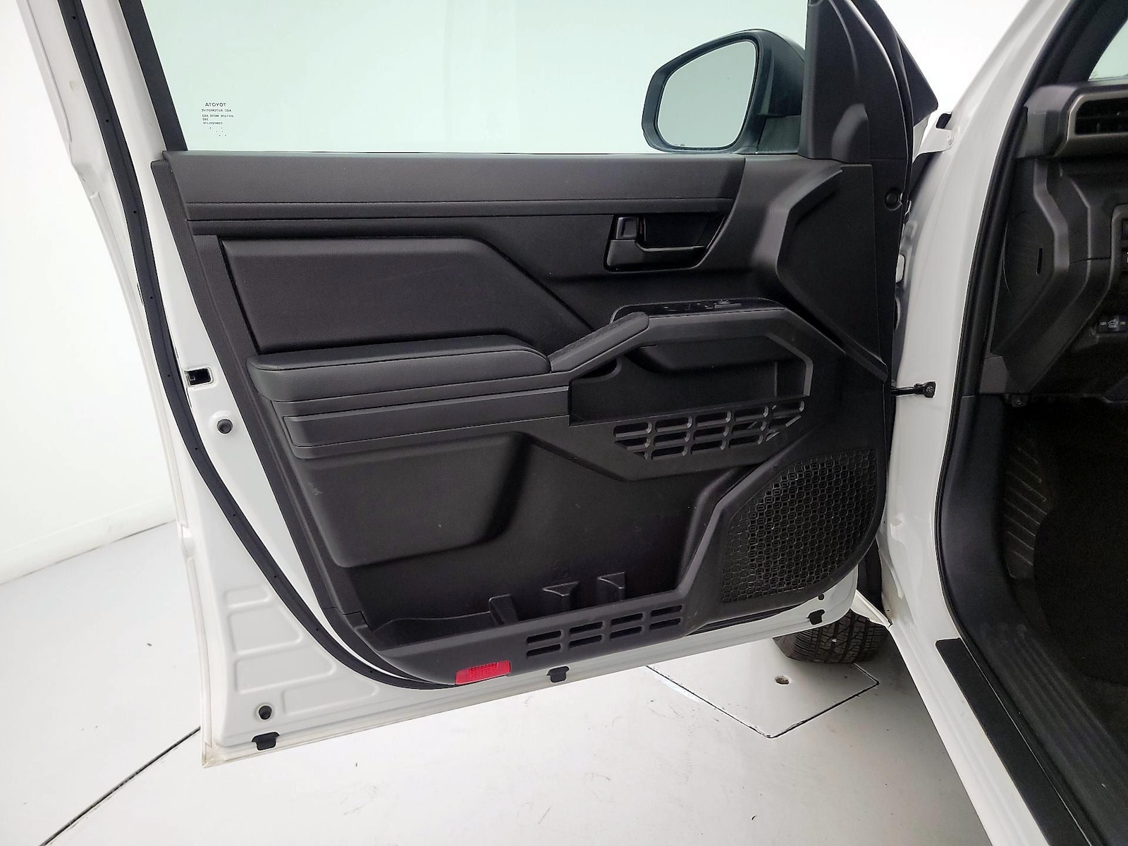 2025 Toyota Tacoma SR - Photo 13