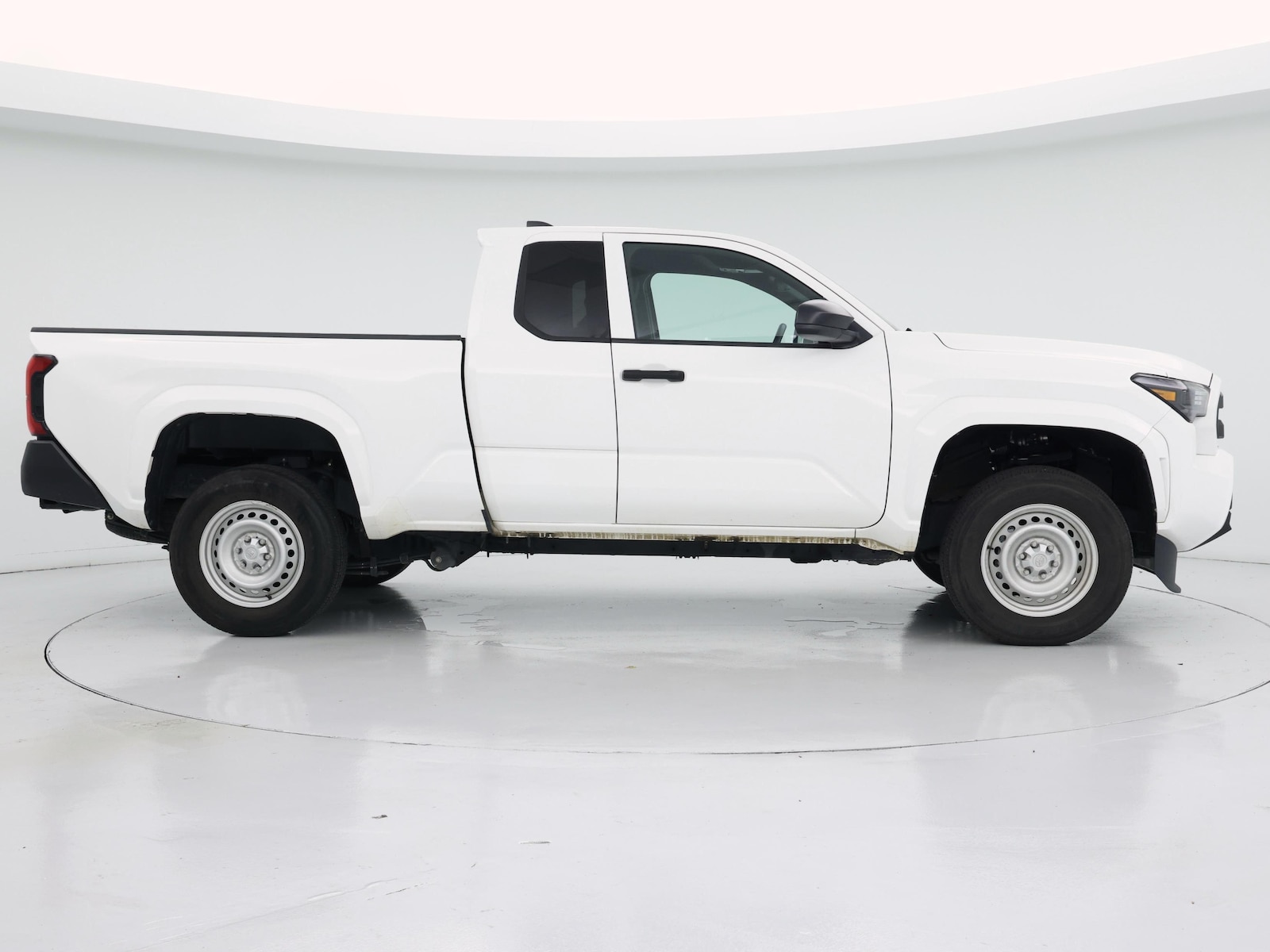 2025 Toyota Tacoma SR - Photo 8
