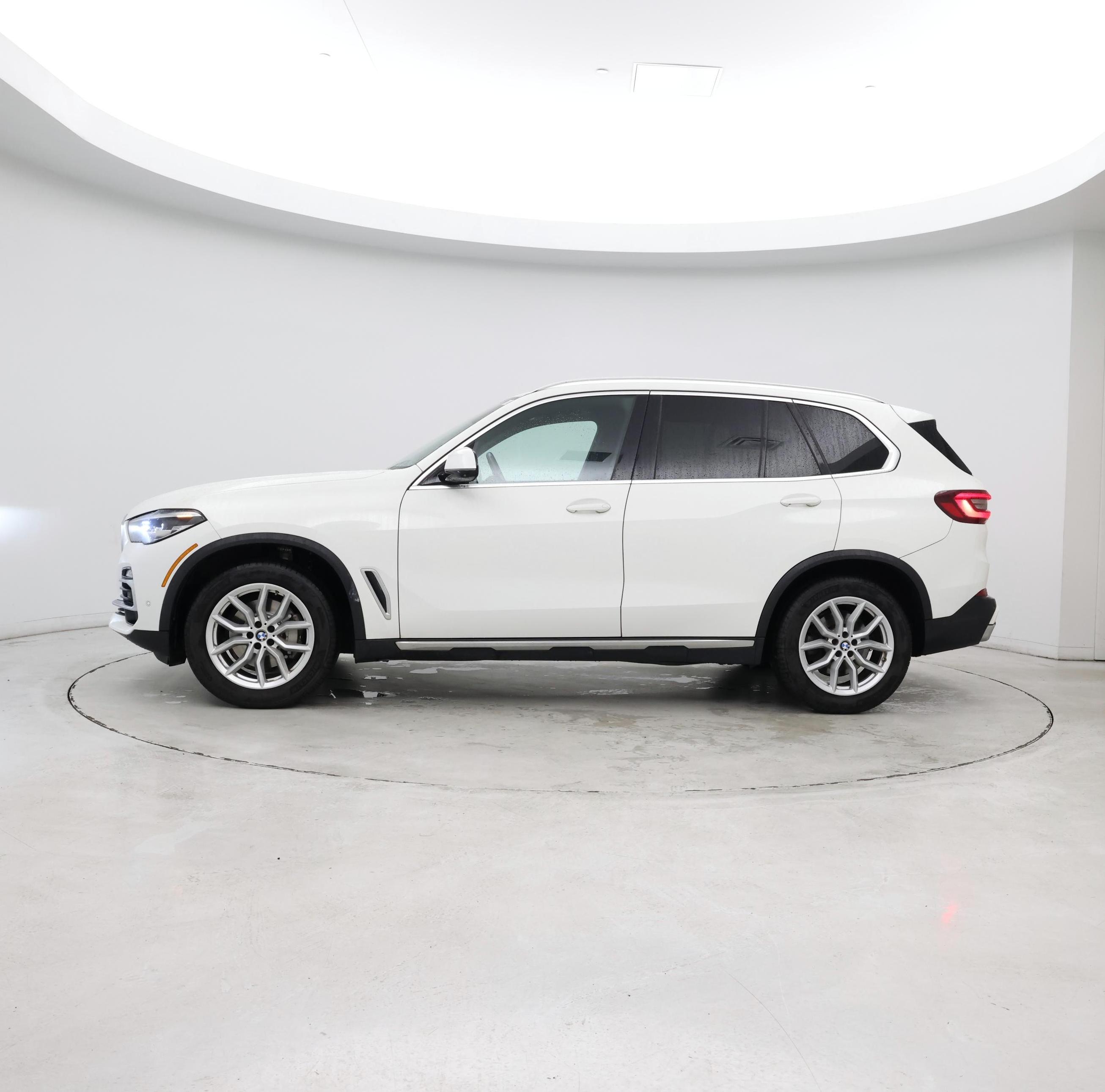 Thumbnail: 2021 BMW X5 - 2
