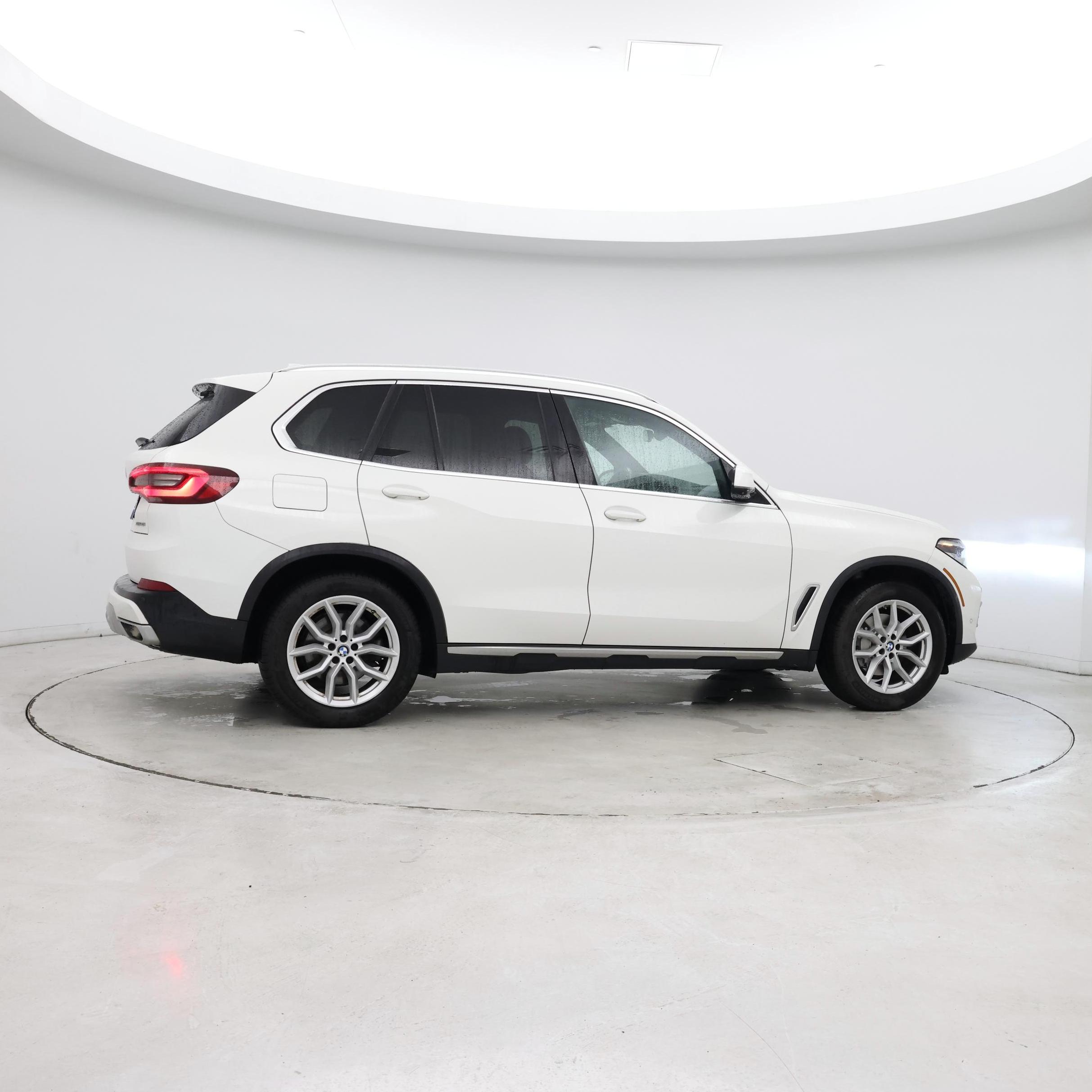 Thumbnail: 2021 BMW X5 - 8