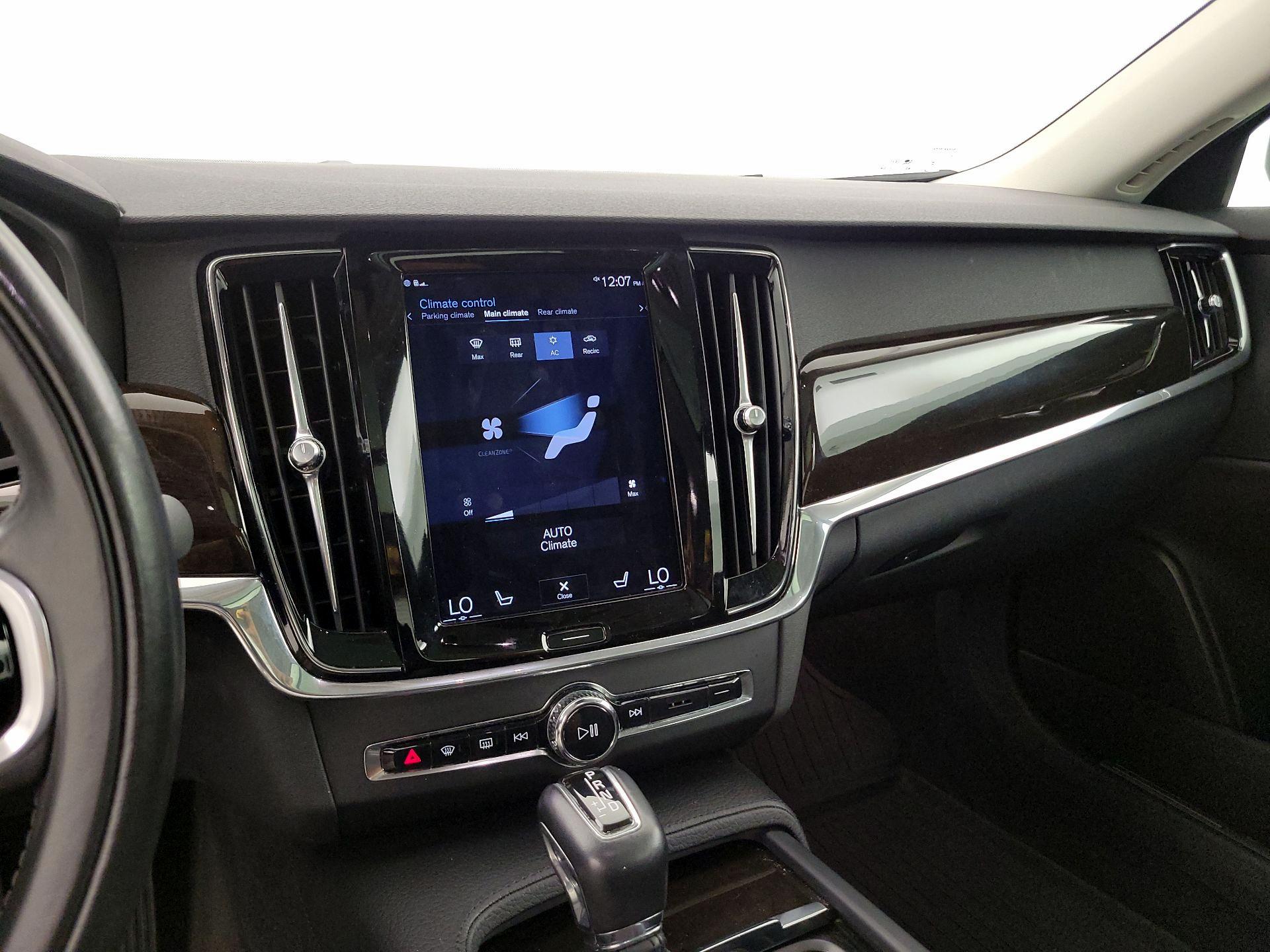 Thumbnail: 2018 Volvo S90 - 17