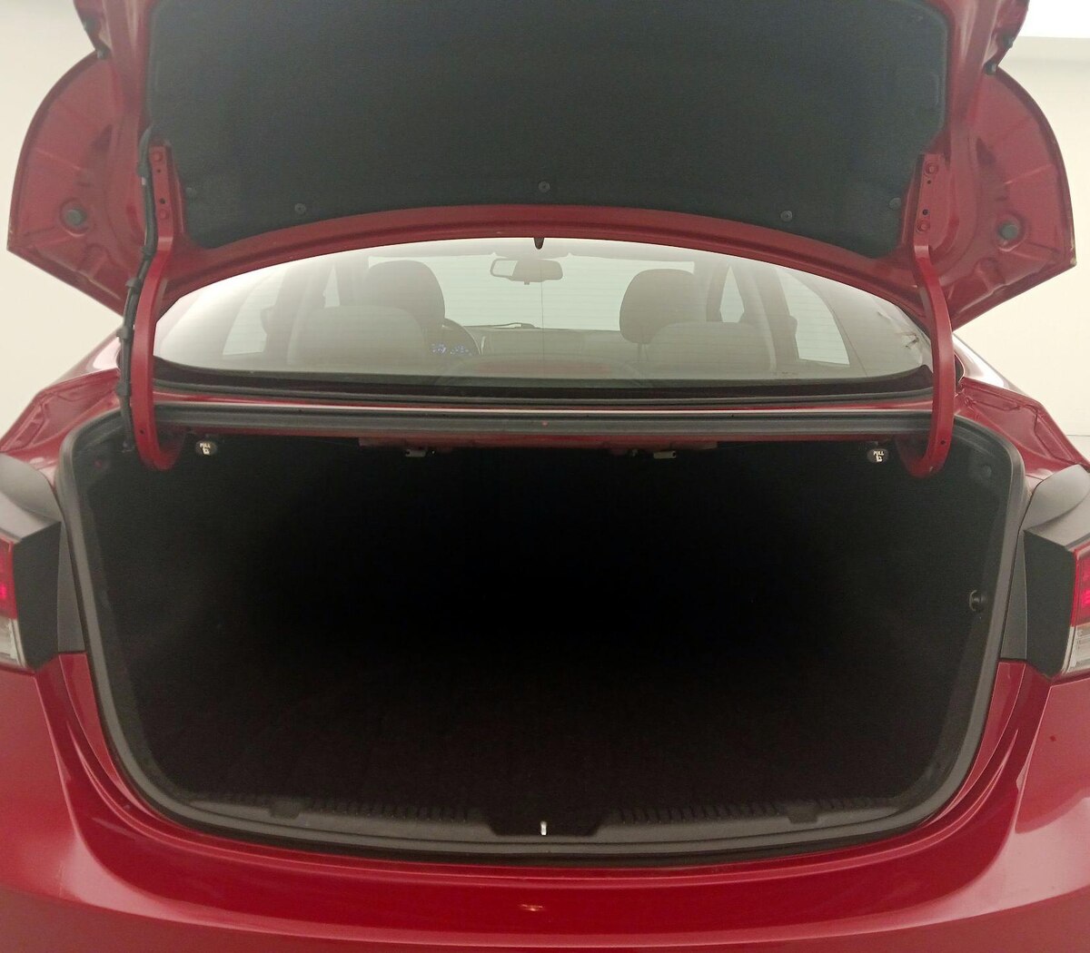 Trunk/Cargo (Seats Up)