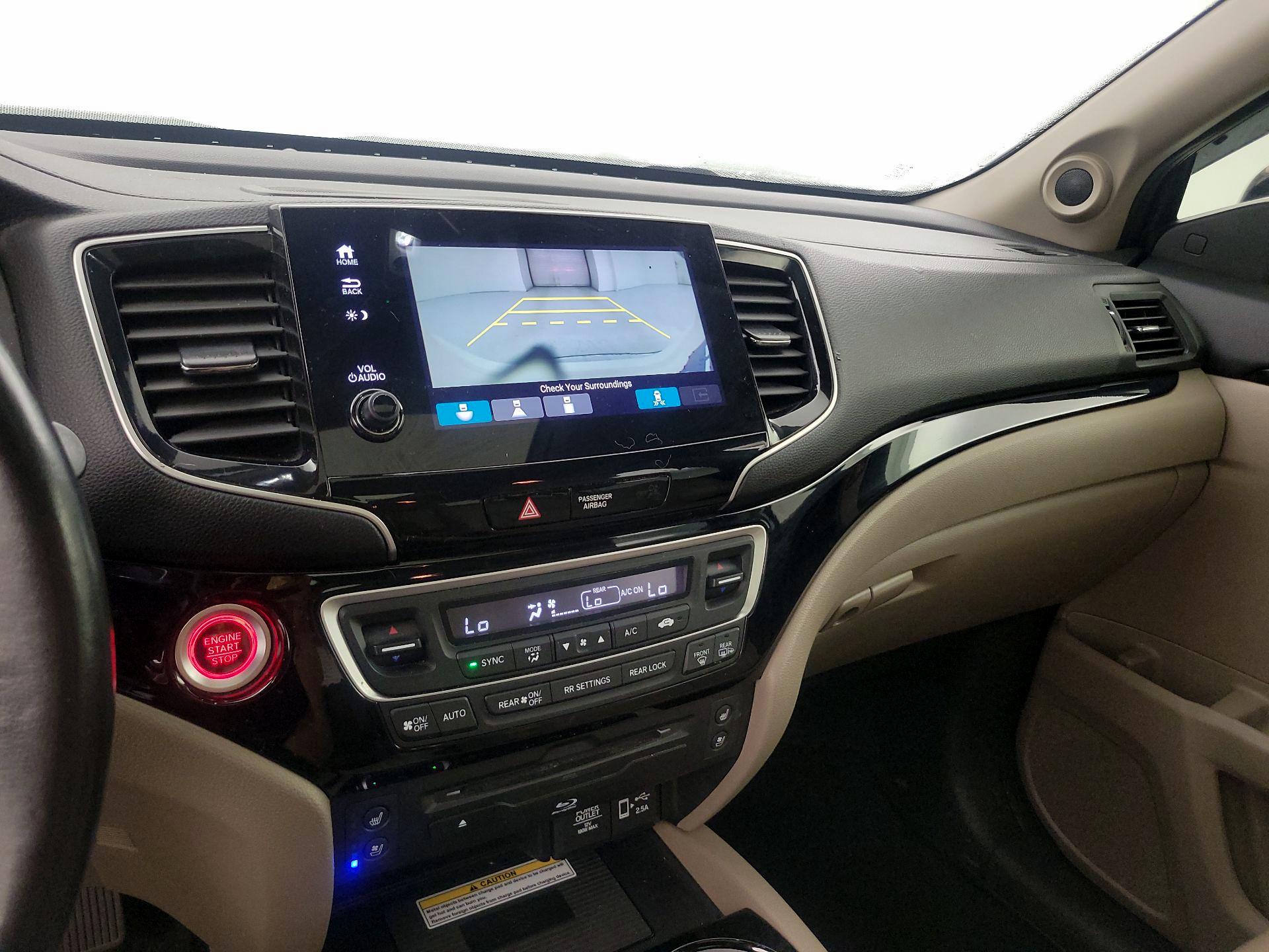 Thumbnail: 2019 Honda Pilot - 15