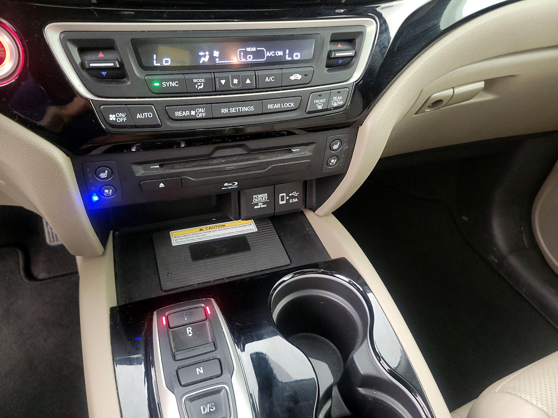 Thumbnail: 2019 Honda Pilot - 17