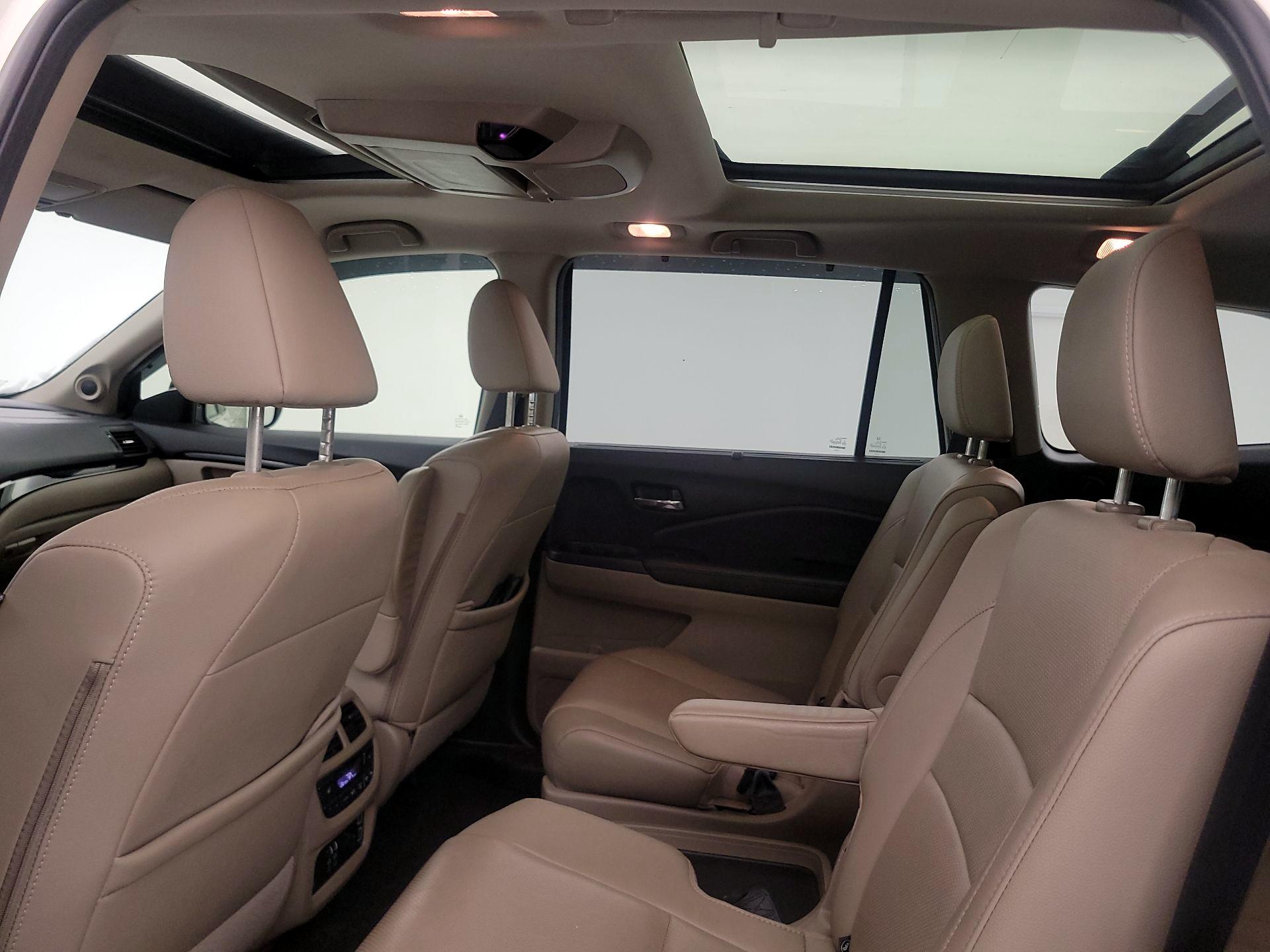 Thumbnail: 2019 Honda Pilot - 20