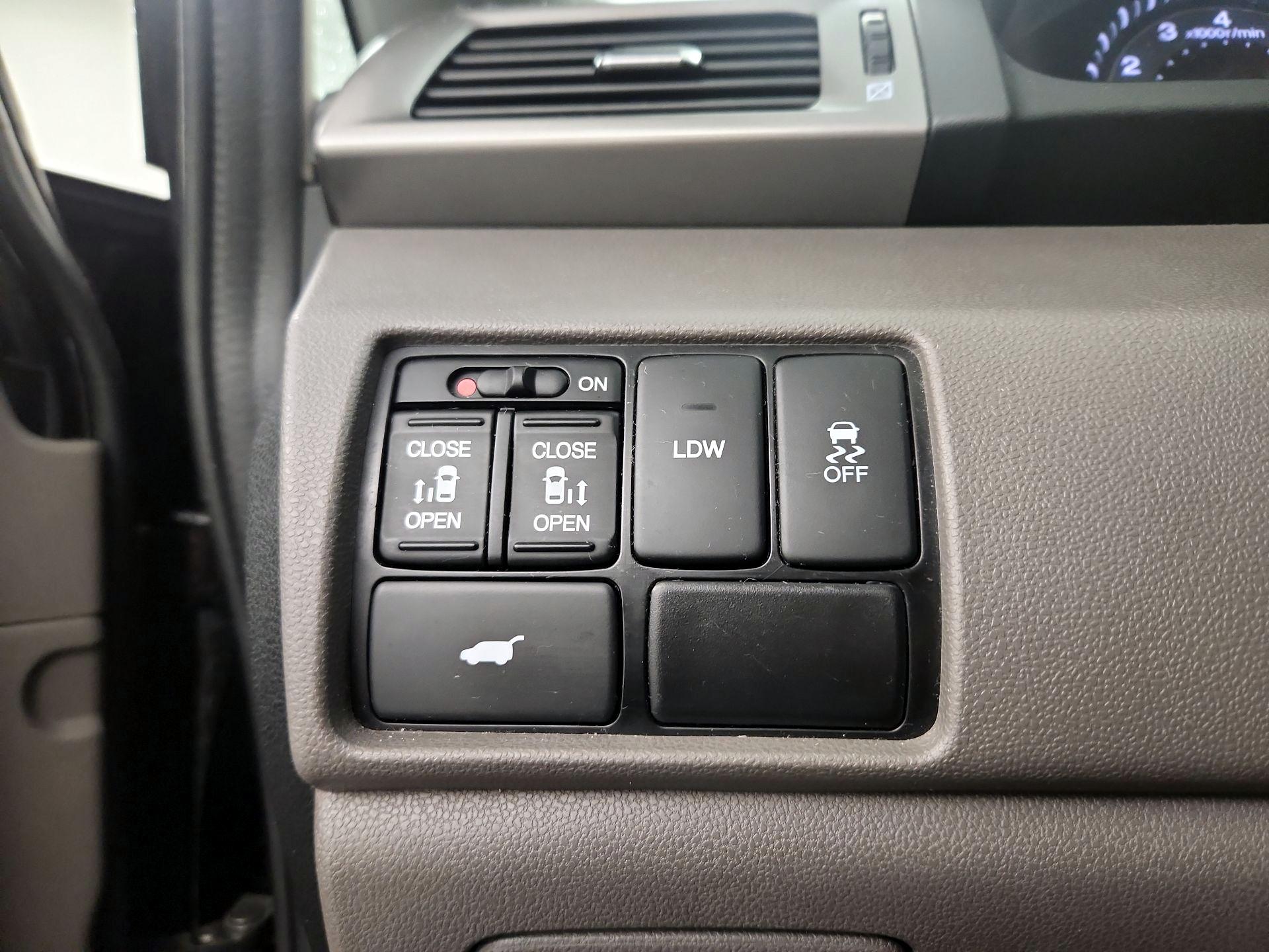 Thumbnail: 2016 Honda Odyssey - 13
