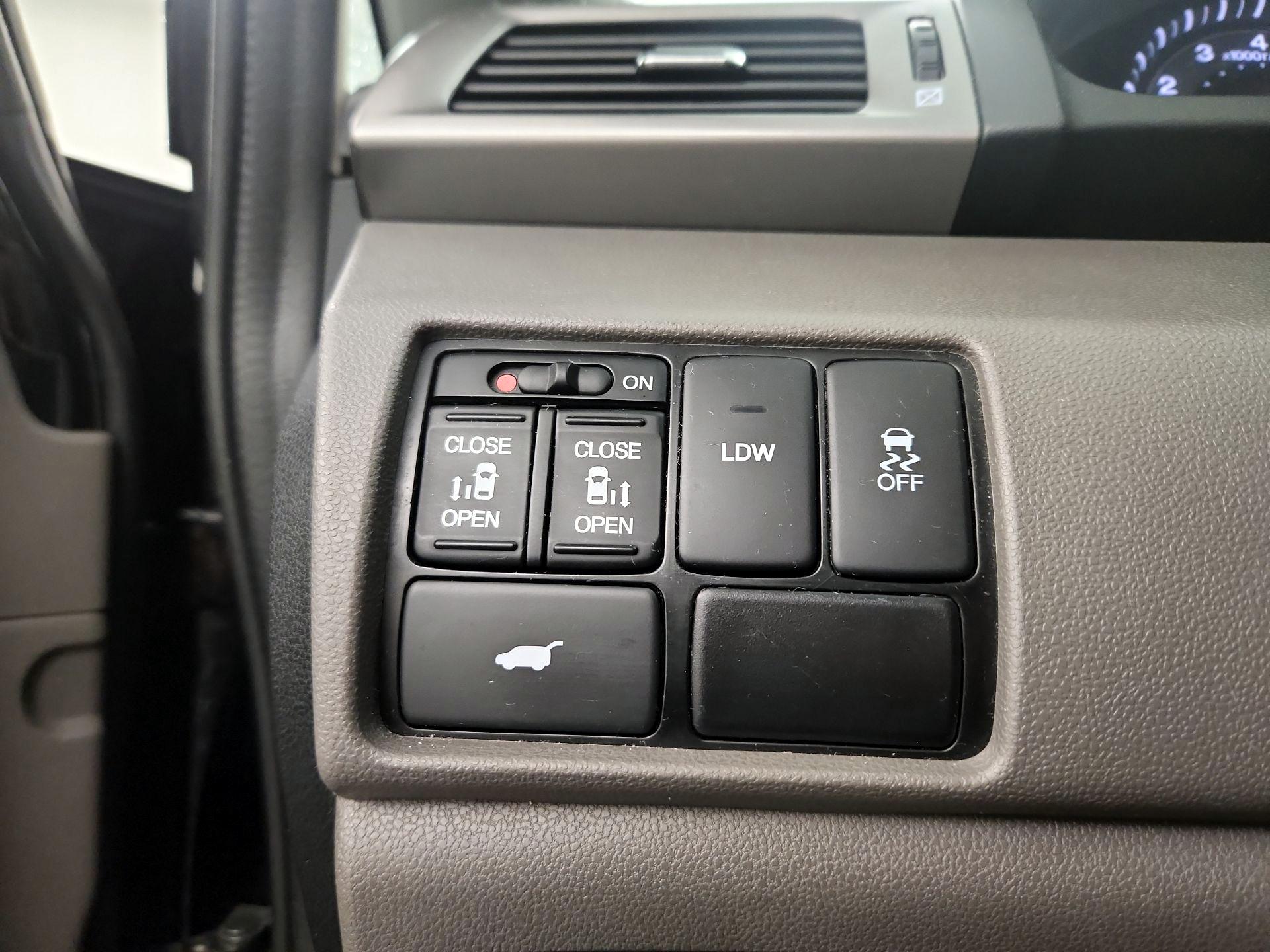Thumbnail: 2016 Honda Odyssey - 16