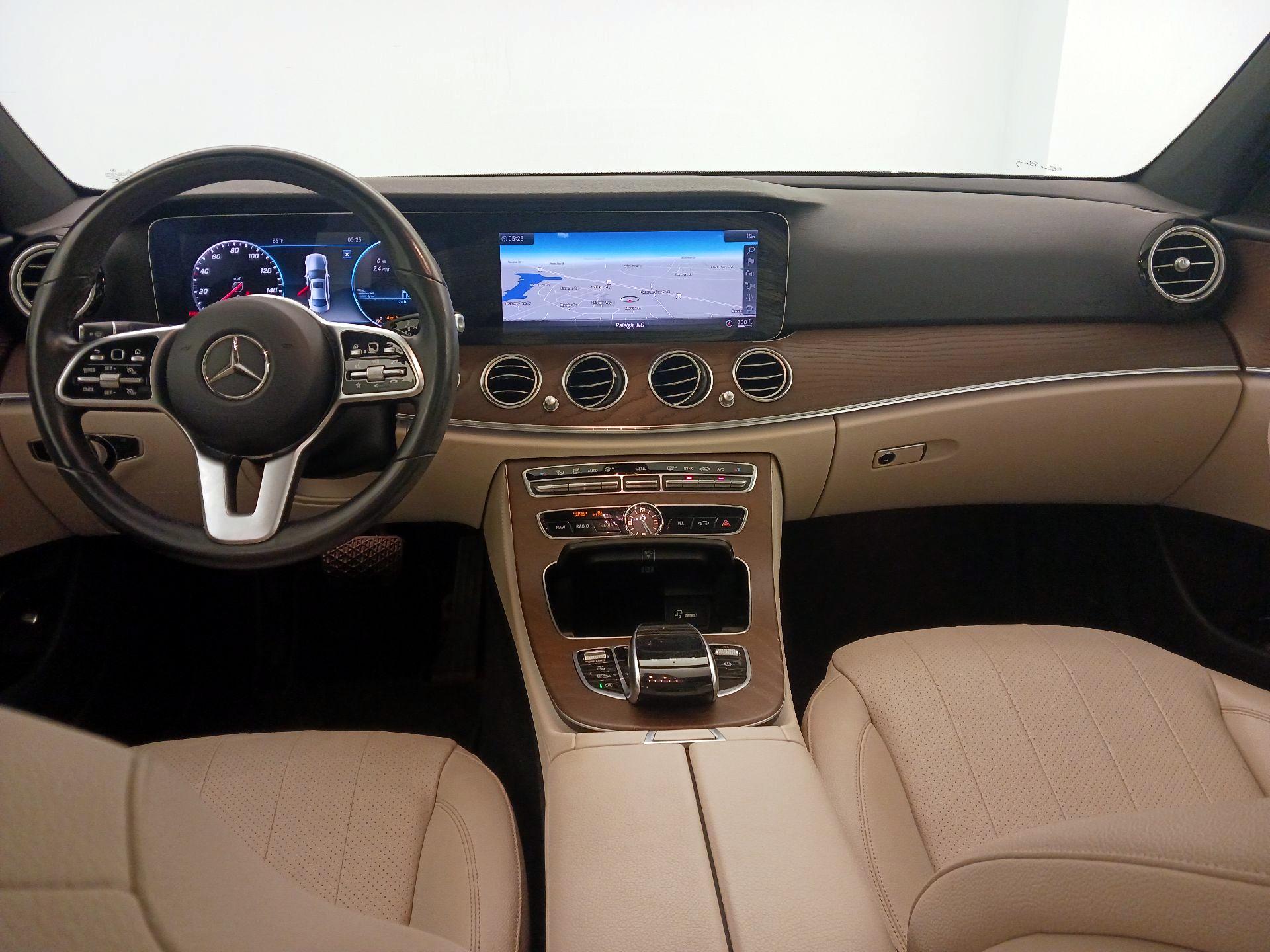 Thumbnail: 2020 Mercedes-Benz E-Class - 9