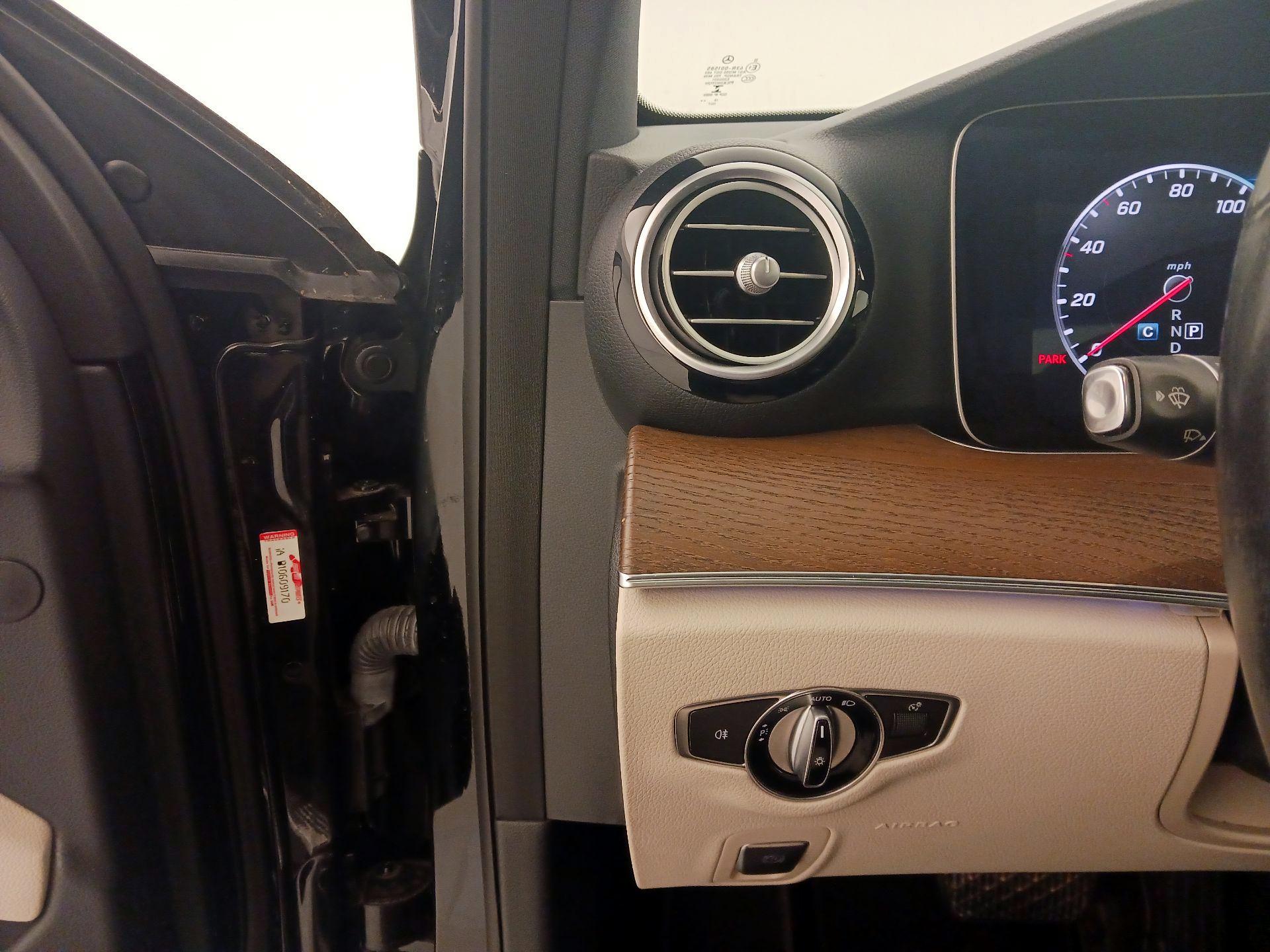 Thumbnail: 2020 Mercedes-Benz E-Class - 13