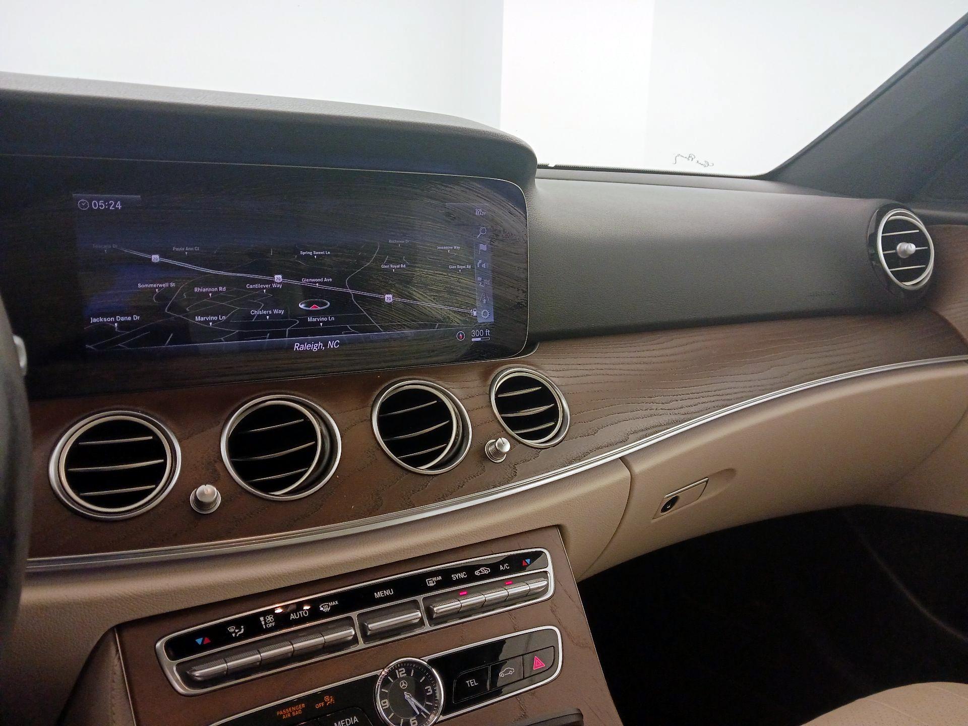 Thumbnail: 2020 Mercedes-Benz E-Class - 14