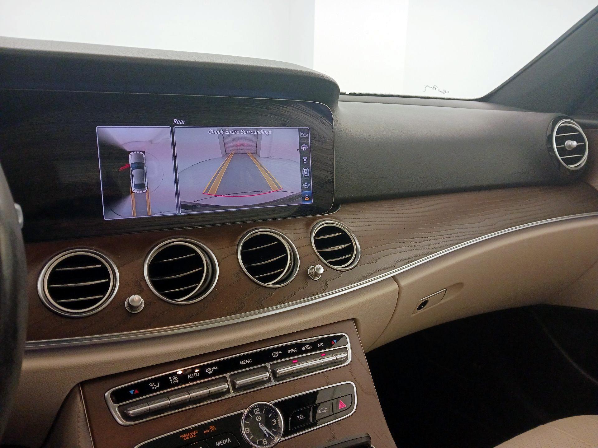 Thumbnail: 2020 Mercedes-Benz E-Class - 15