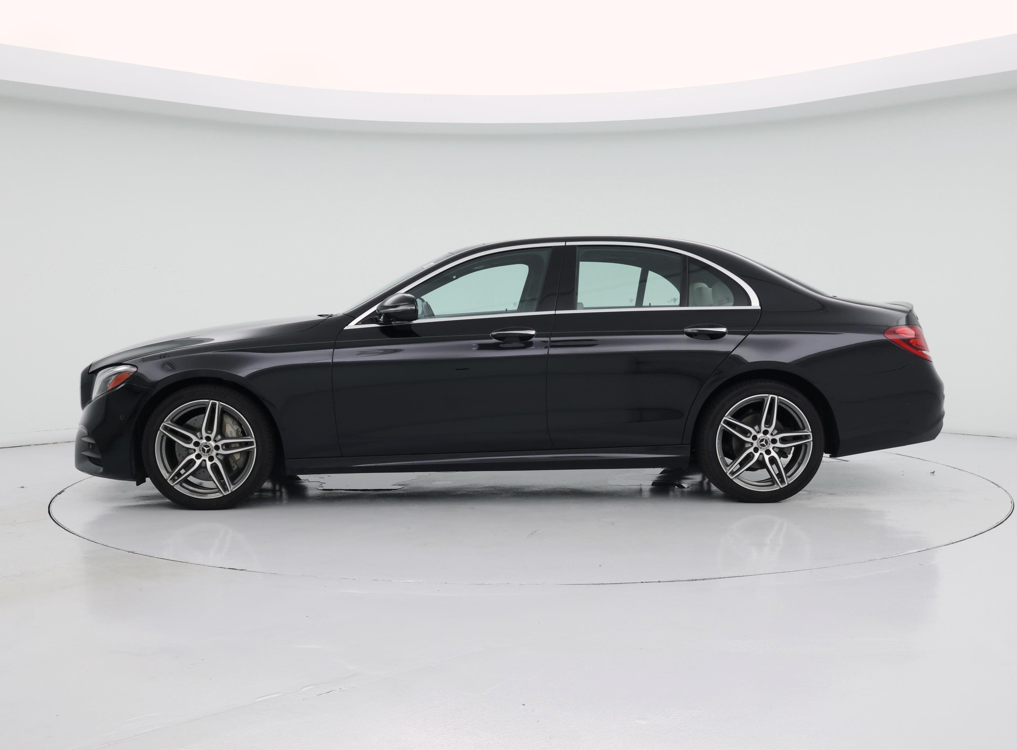 Thumbnail: 2020 Mercedes-Benz E-Class - 3