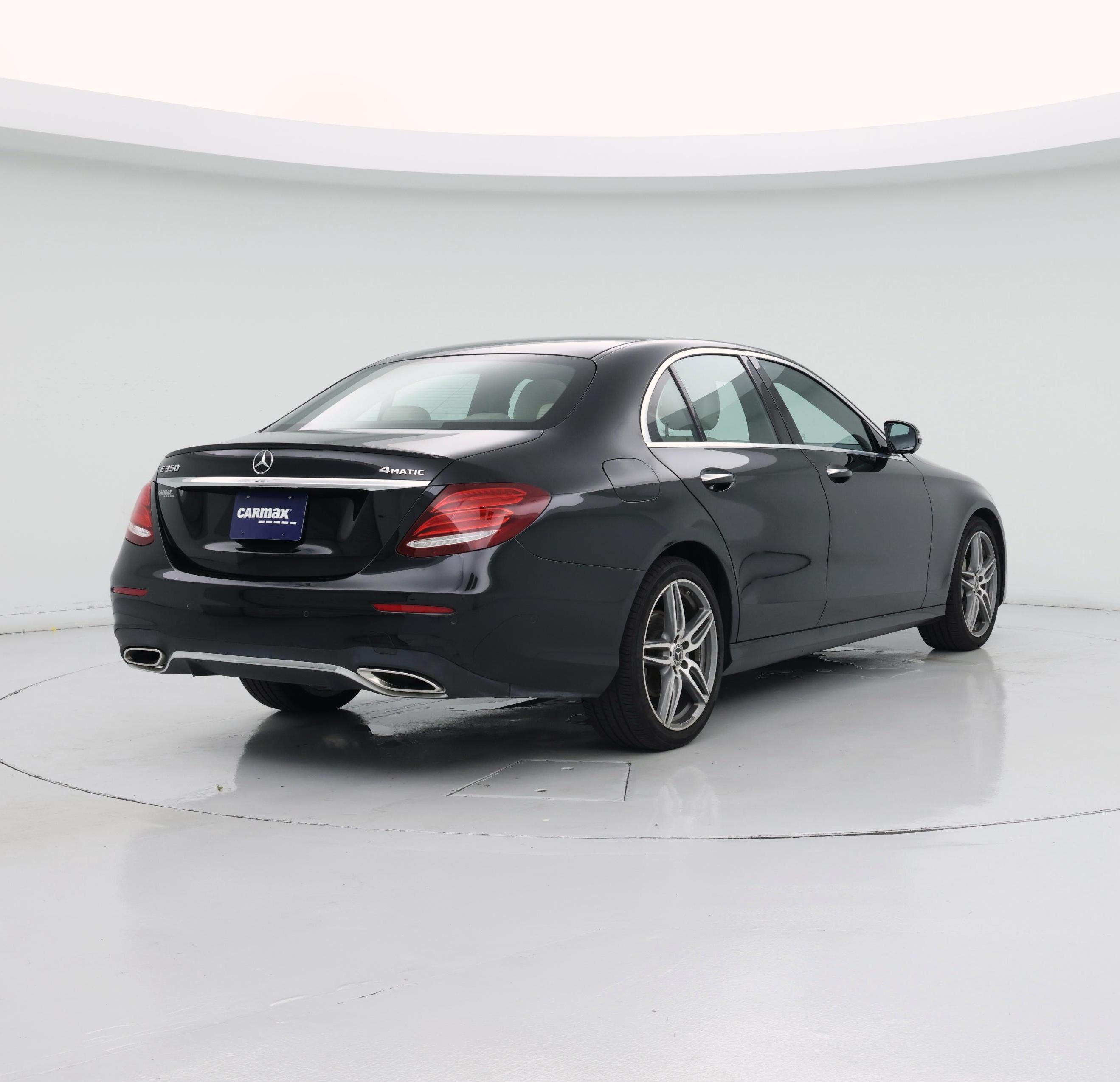 Thumbnail: 2020 Mercedes-Benz E-Class - 8