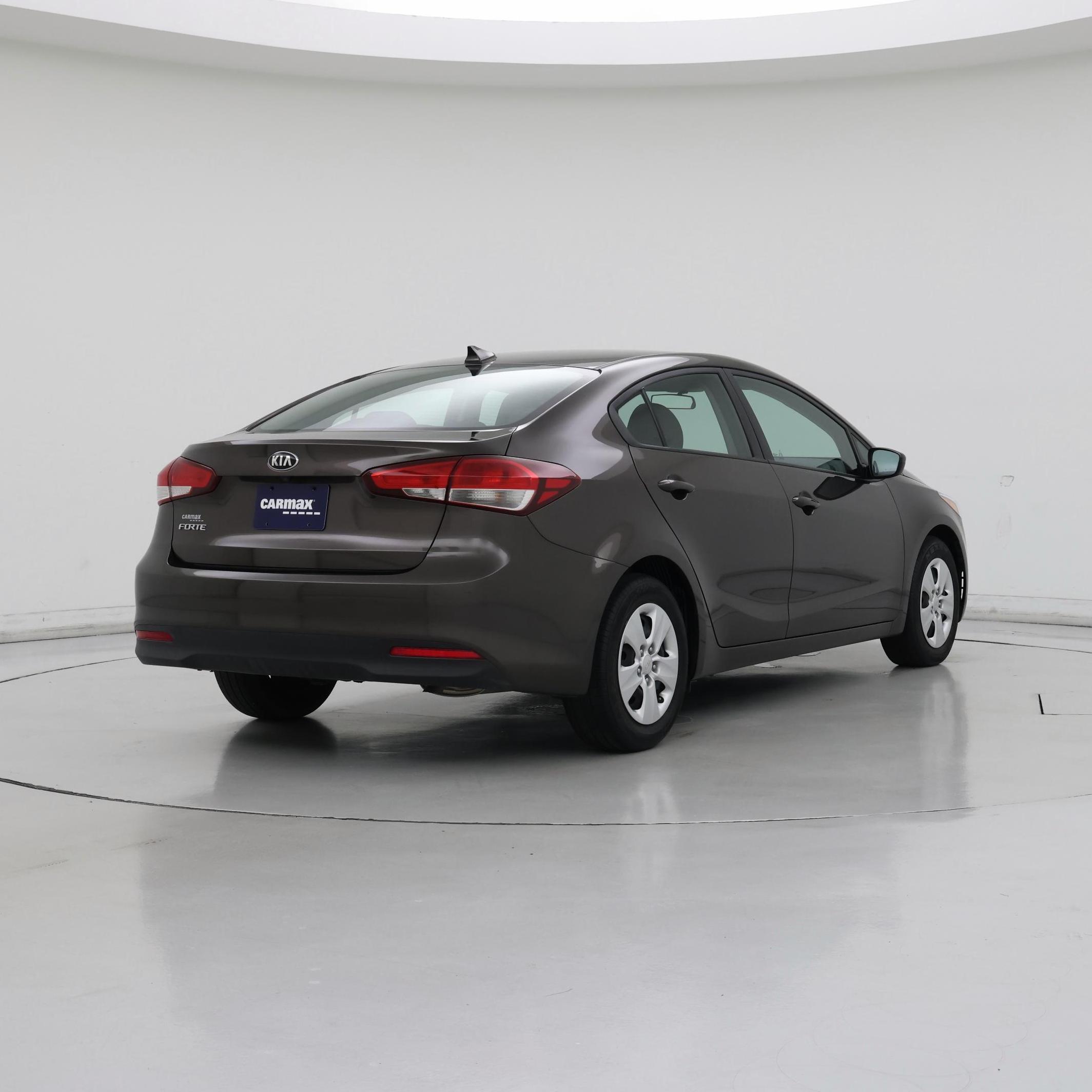 Thumbnail: 2018 Kia Forte - 8