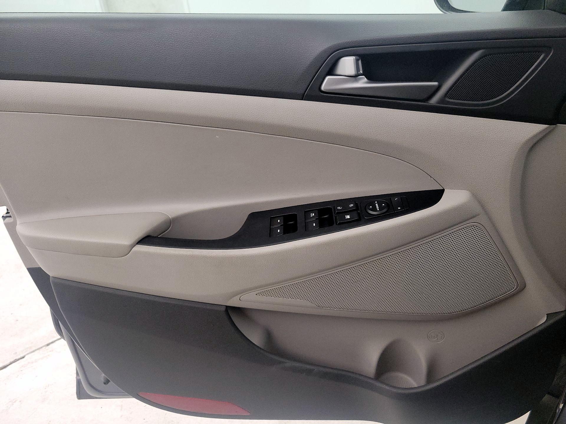 Thumbnail: 2017 Hyundai Tucson - 12