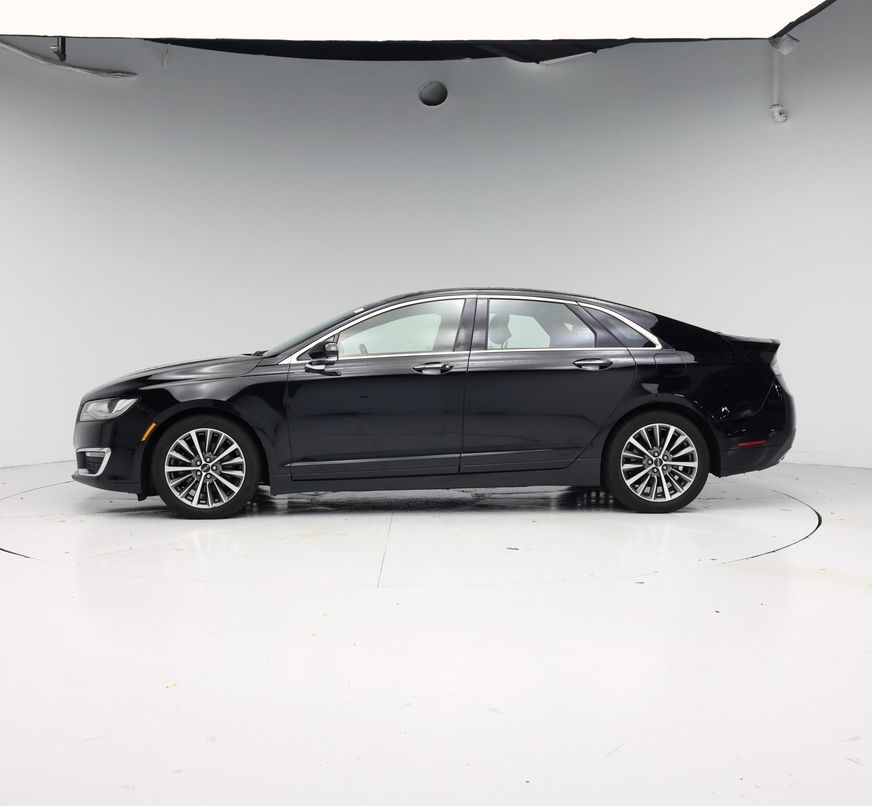 Thumbnail: 2017 Lincoln MKZ - 3