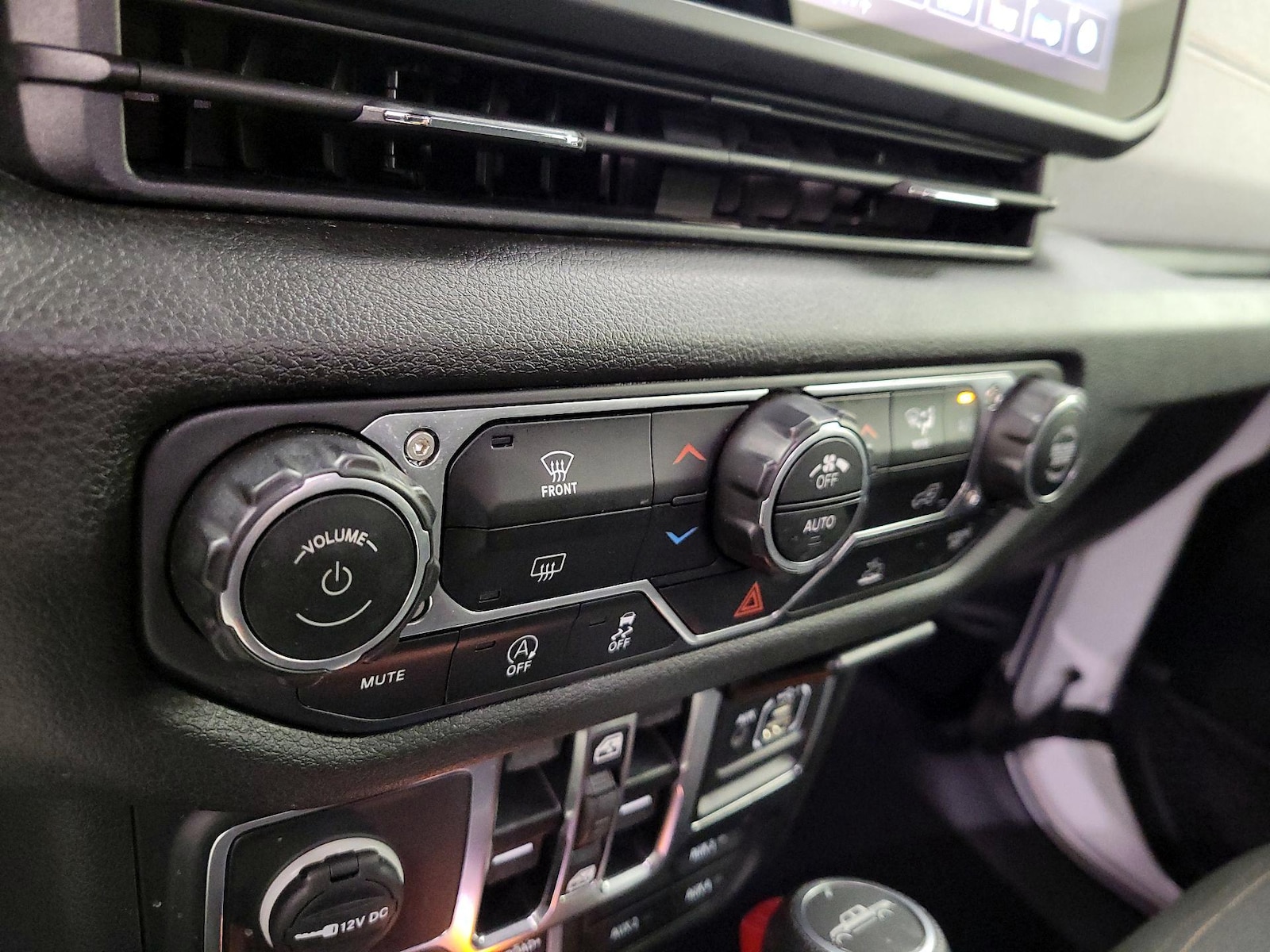 2024 Jeep Gladiator Willys - Photo 17