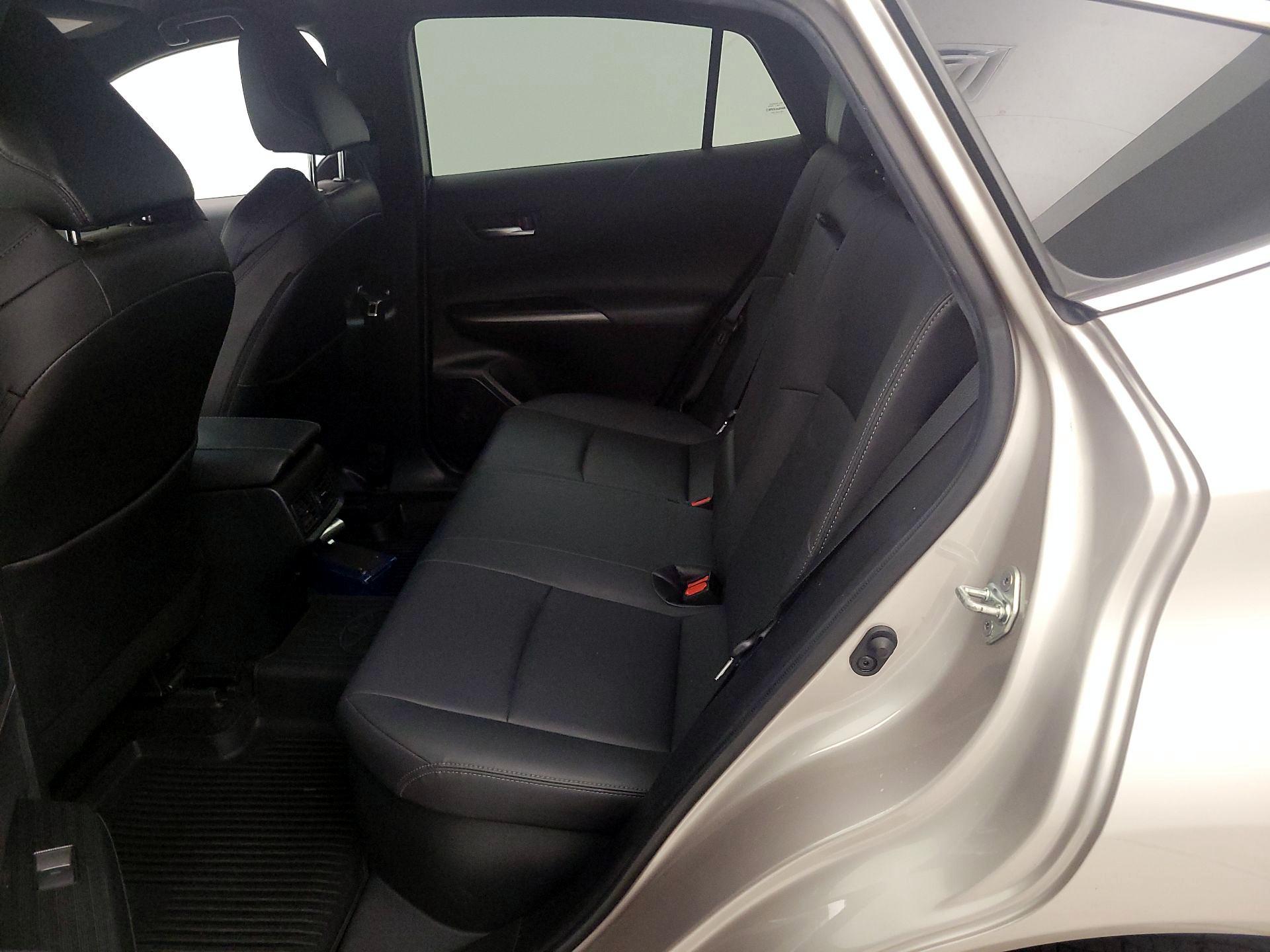 Thumbnail: 2023 Toyota Venza - 17
