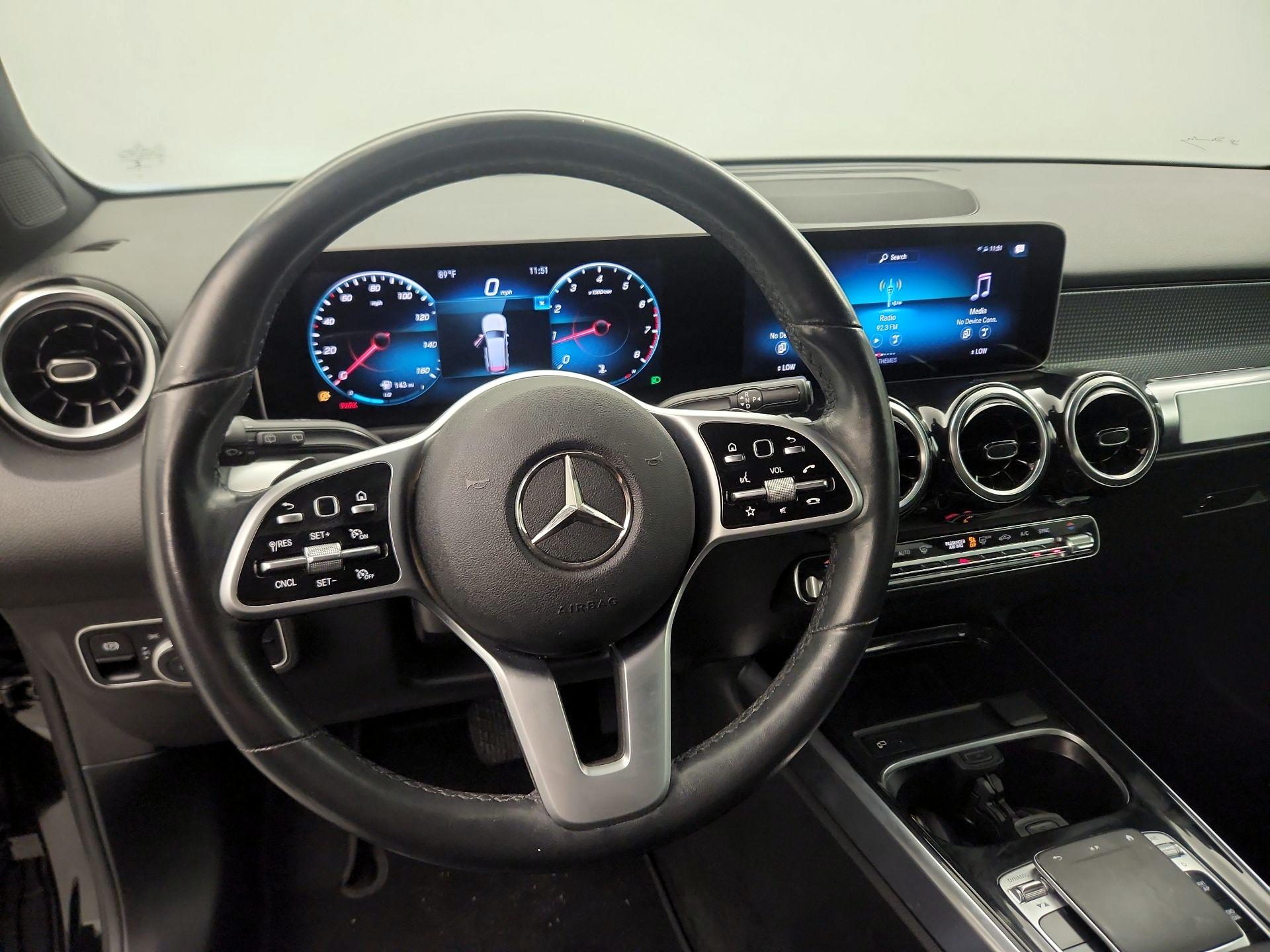 Thumbnail: 2020 Mercedes-Benz GLB - 10