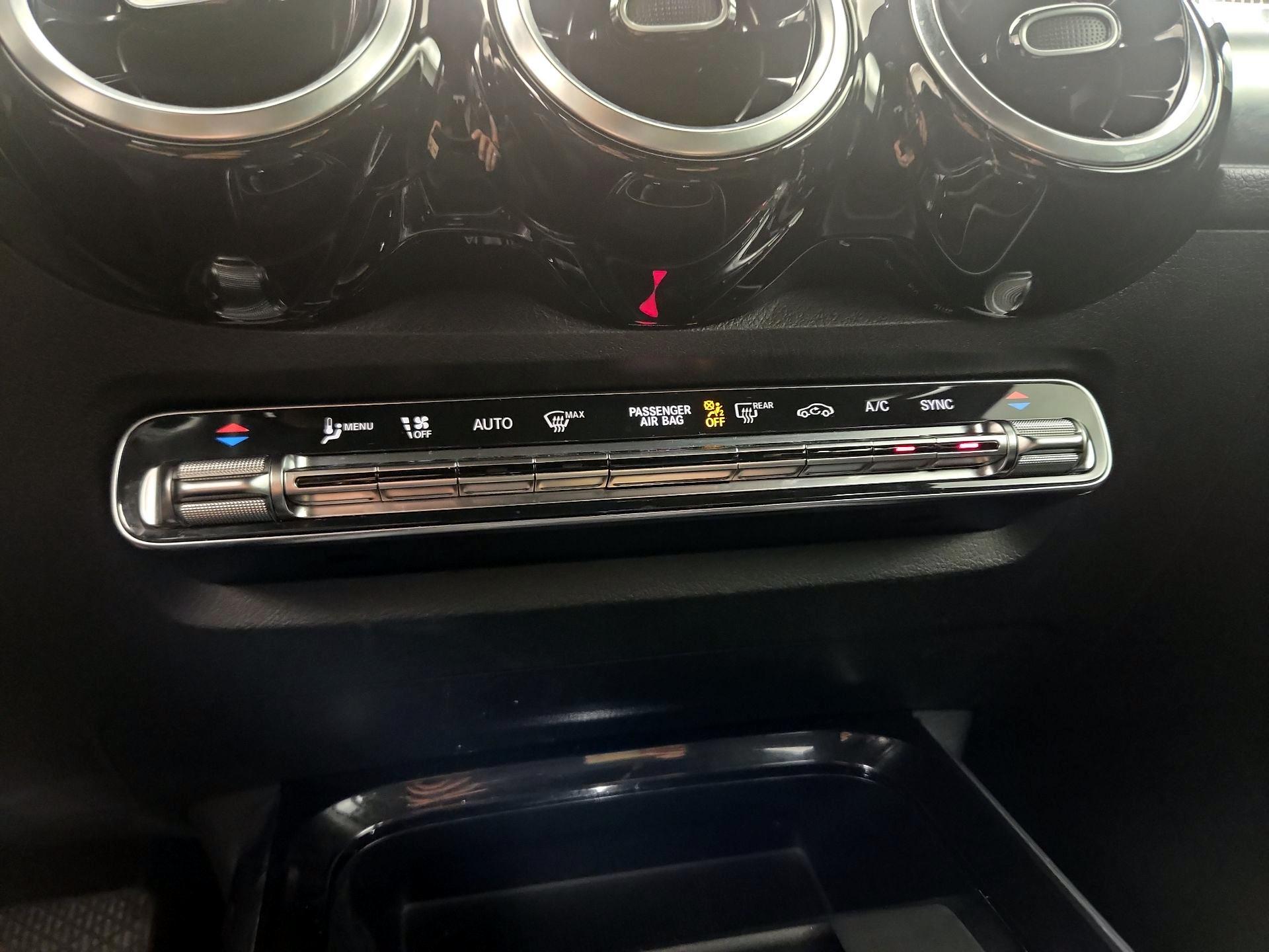 Thumbnail: 2020 Mercedes-Benz GLB - 15