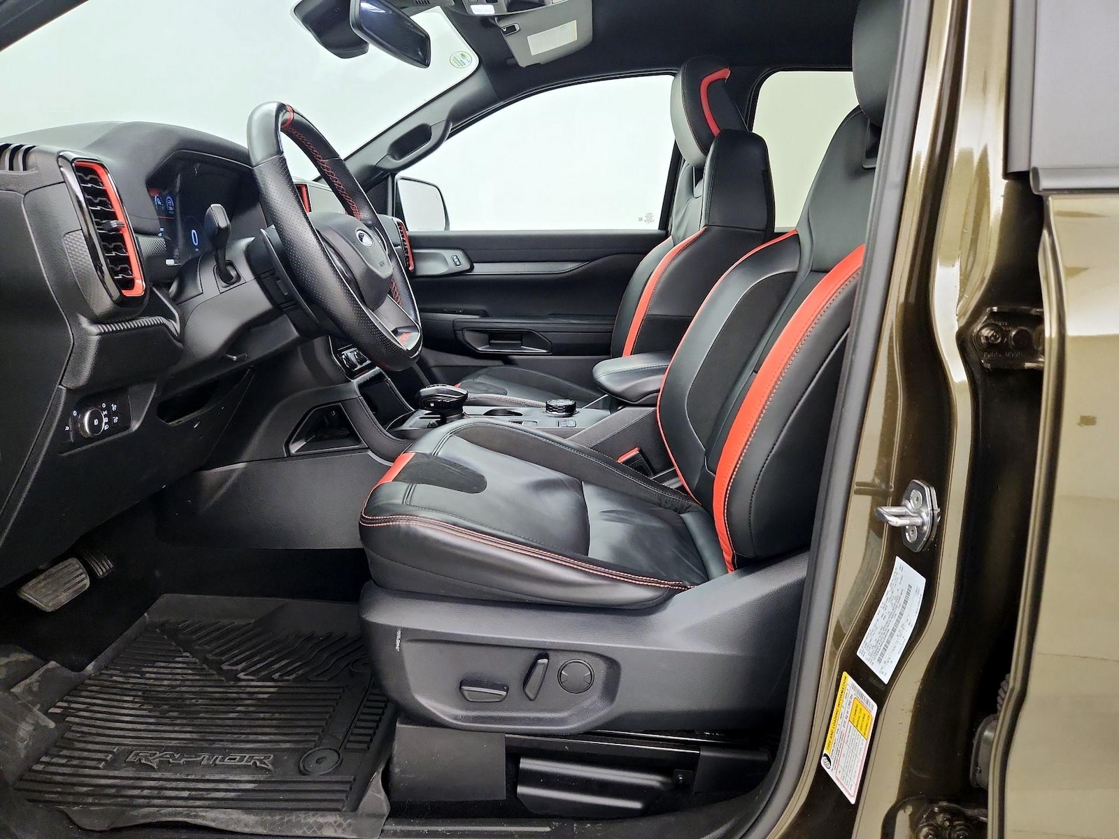 2025 Ford Ranger Raptor - Photo 12