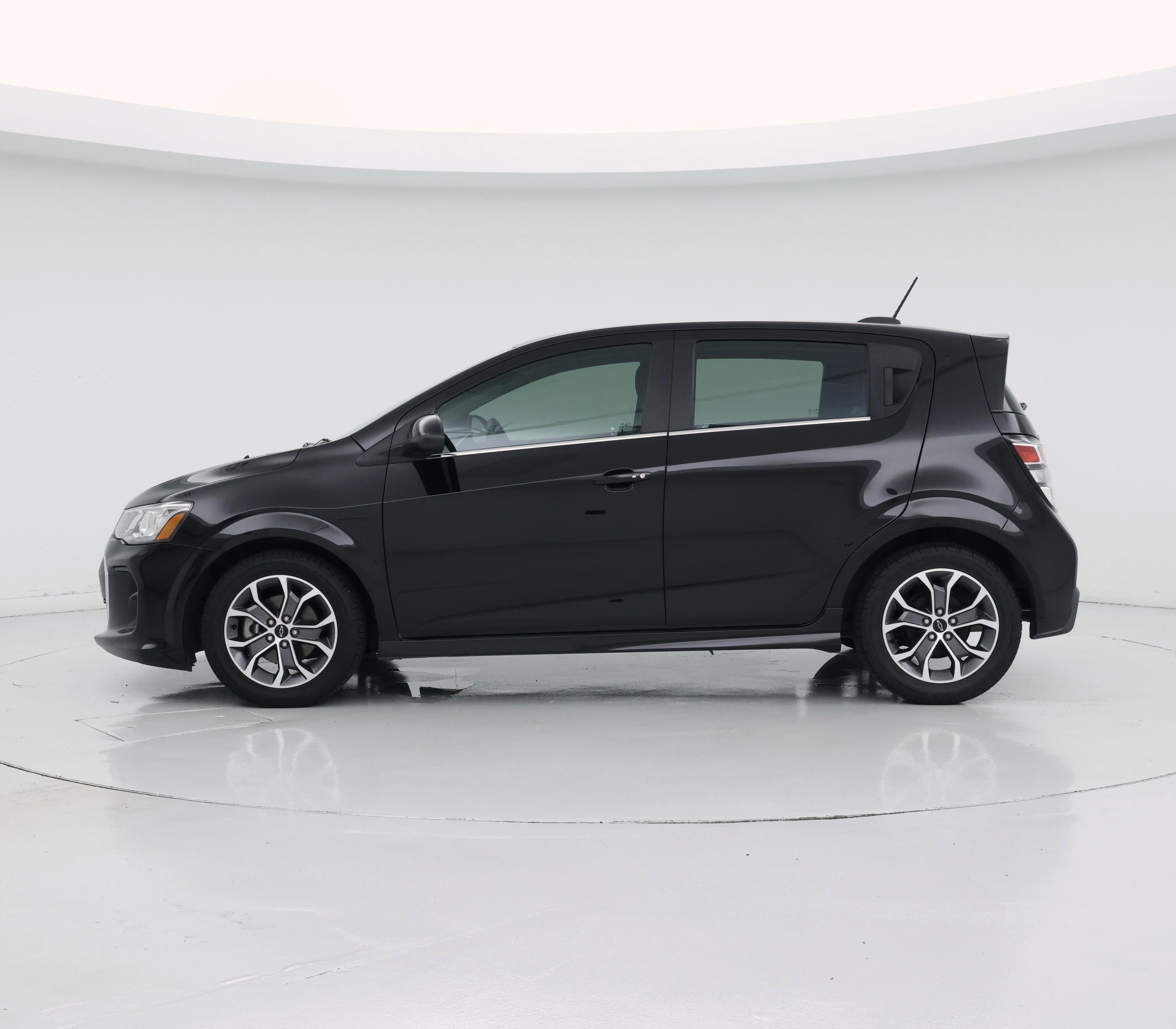 Thumbnail: 2019 Chevrolet Sonic - 3