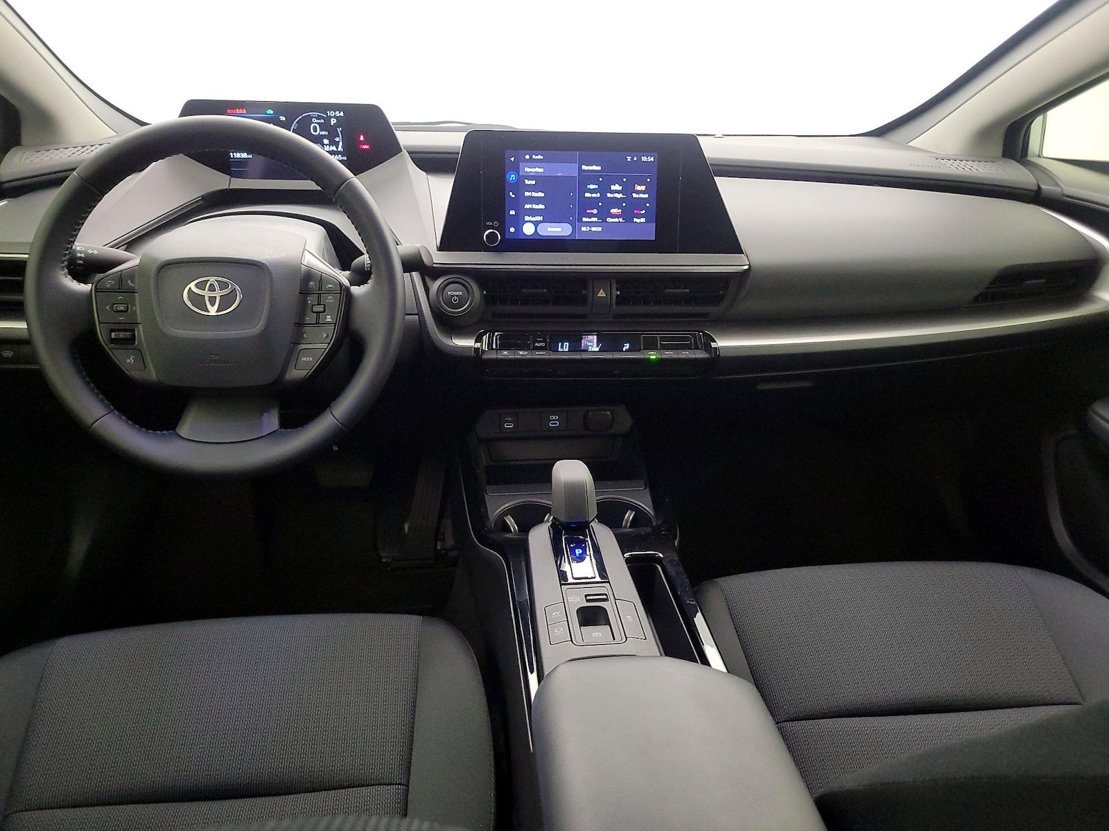 2026 Toyota Prius LE - Photo 10