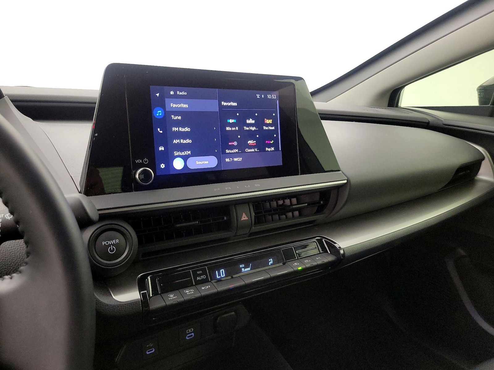 2026 Toyota Prius LE - Photo 16