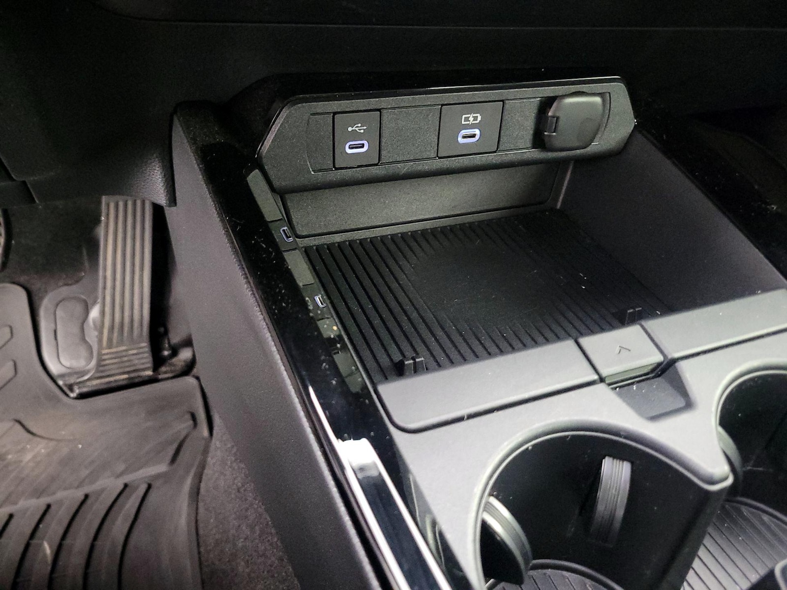2026 Toyota Prius LE - Photo 19