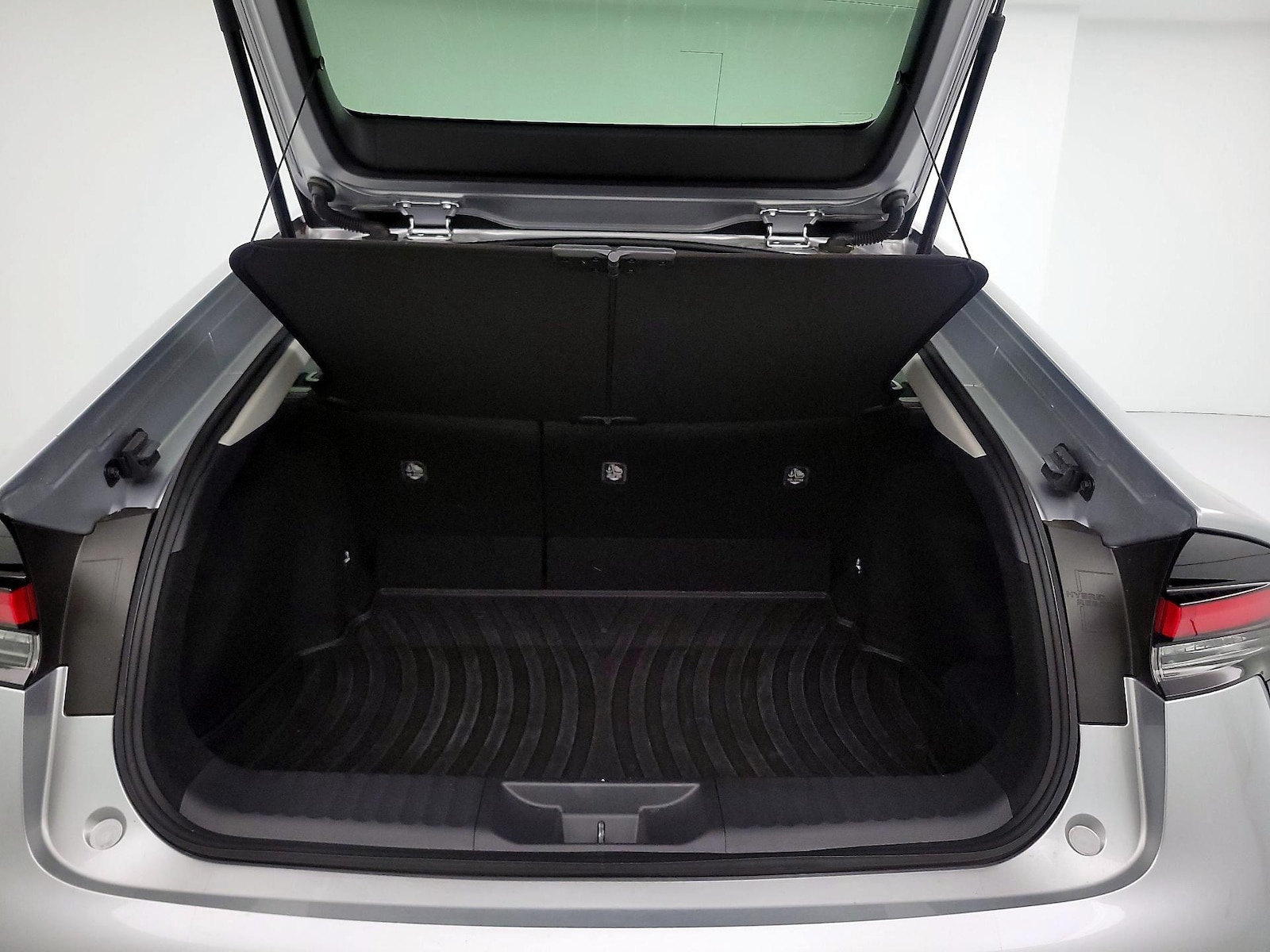 2026 Toyota Prius LE - Photo 21