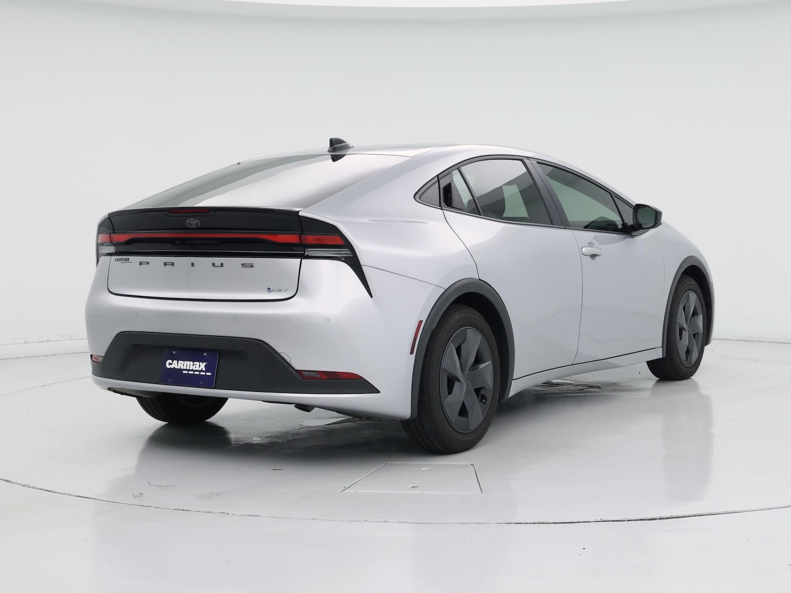 2026 Toyota Prius LE - Photo 9