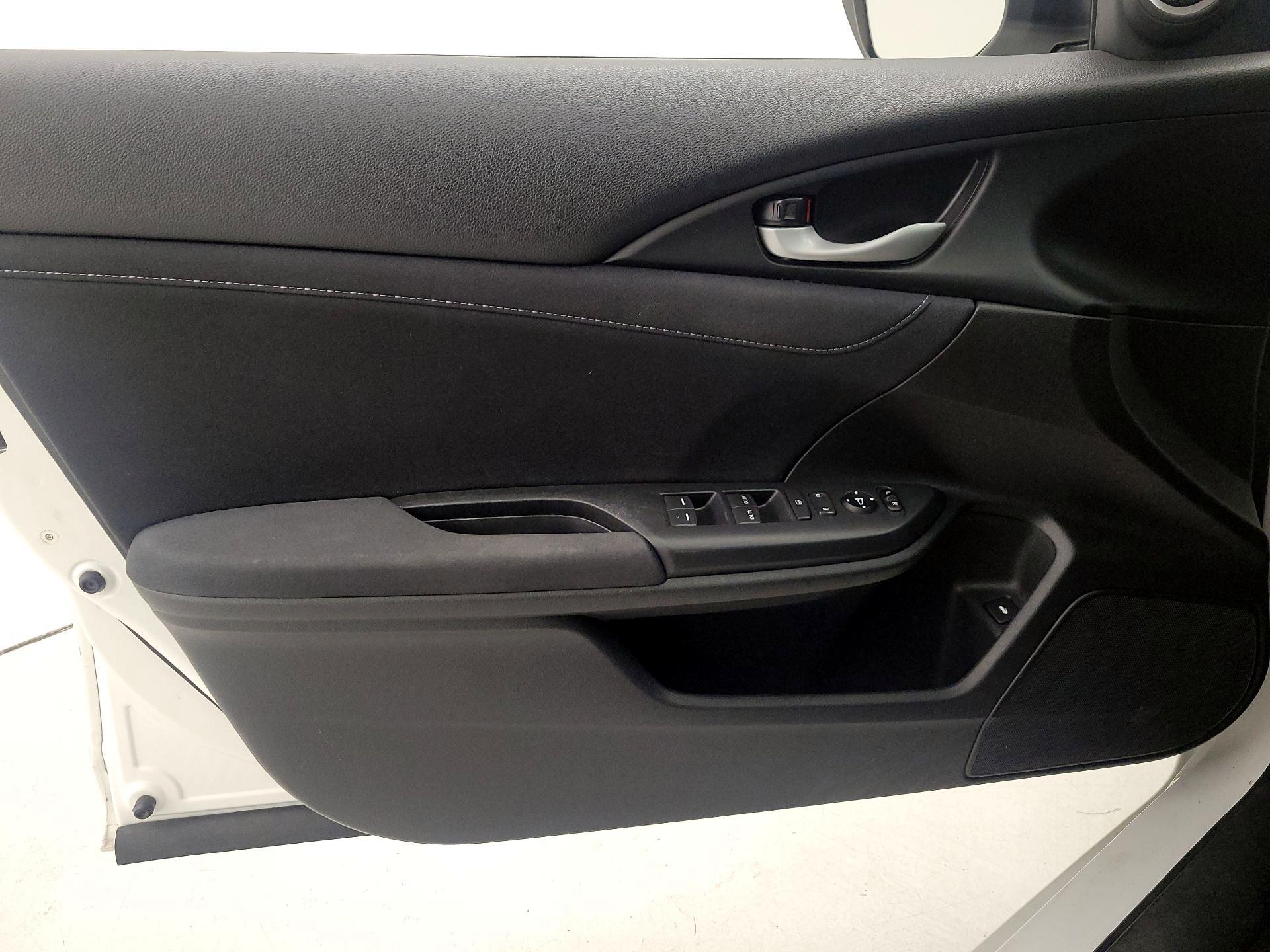 Thumbnail: 2019 Honda Insight - 12