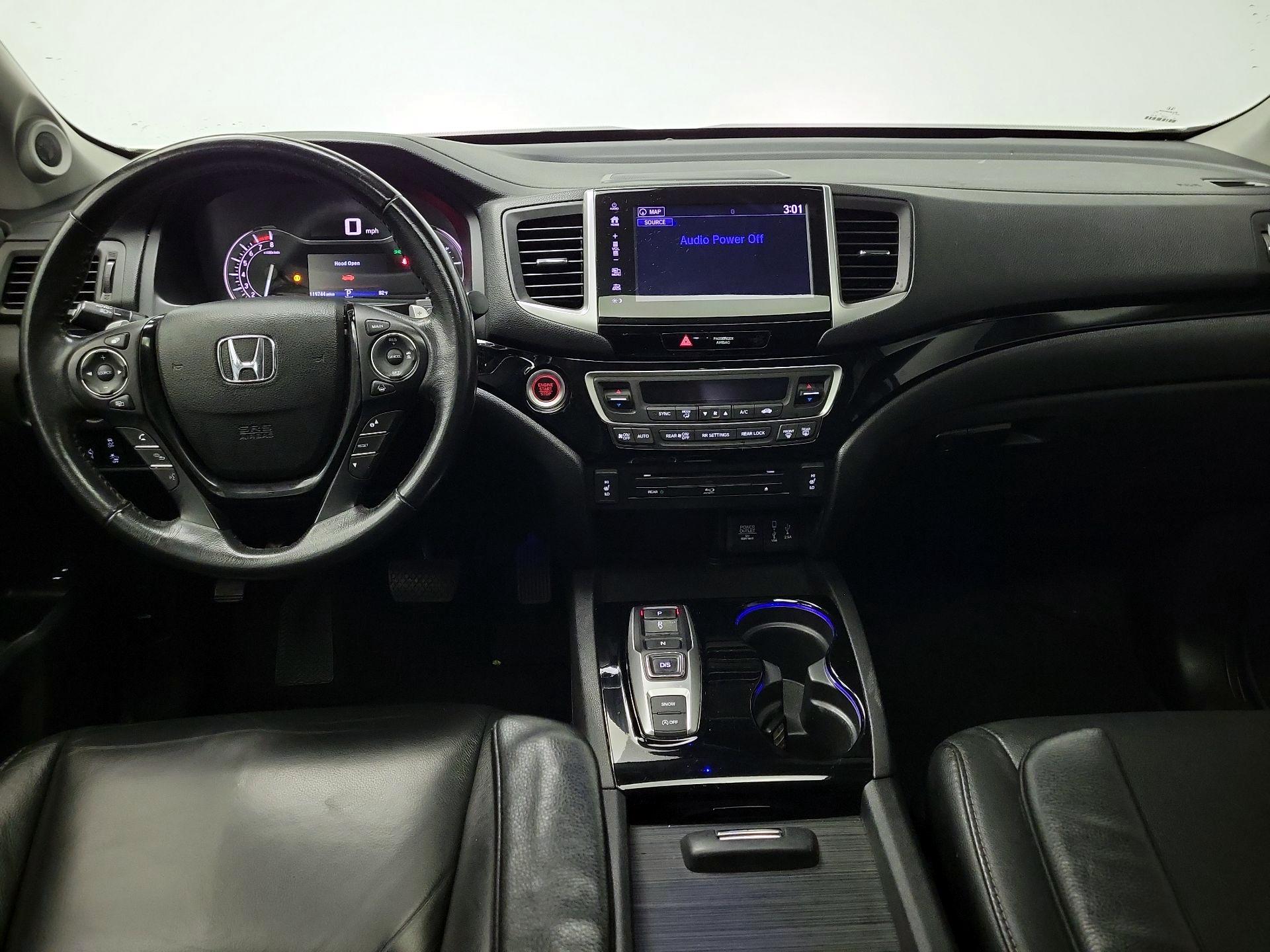 Thumbnail: 2017 Honda Pilot - 9