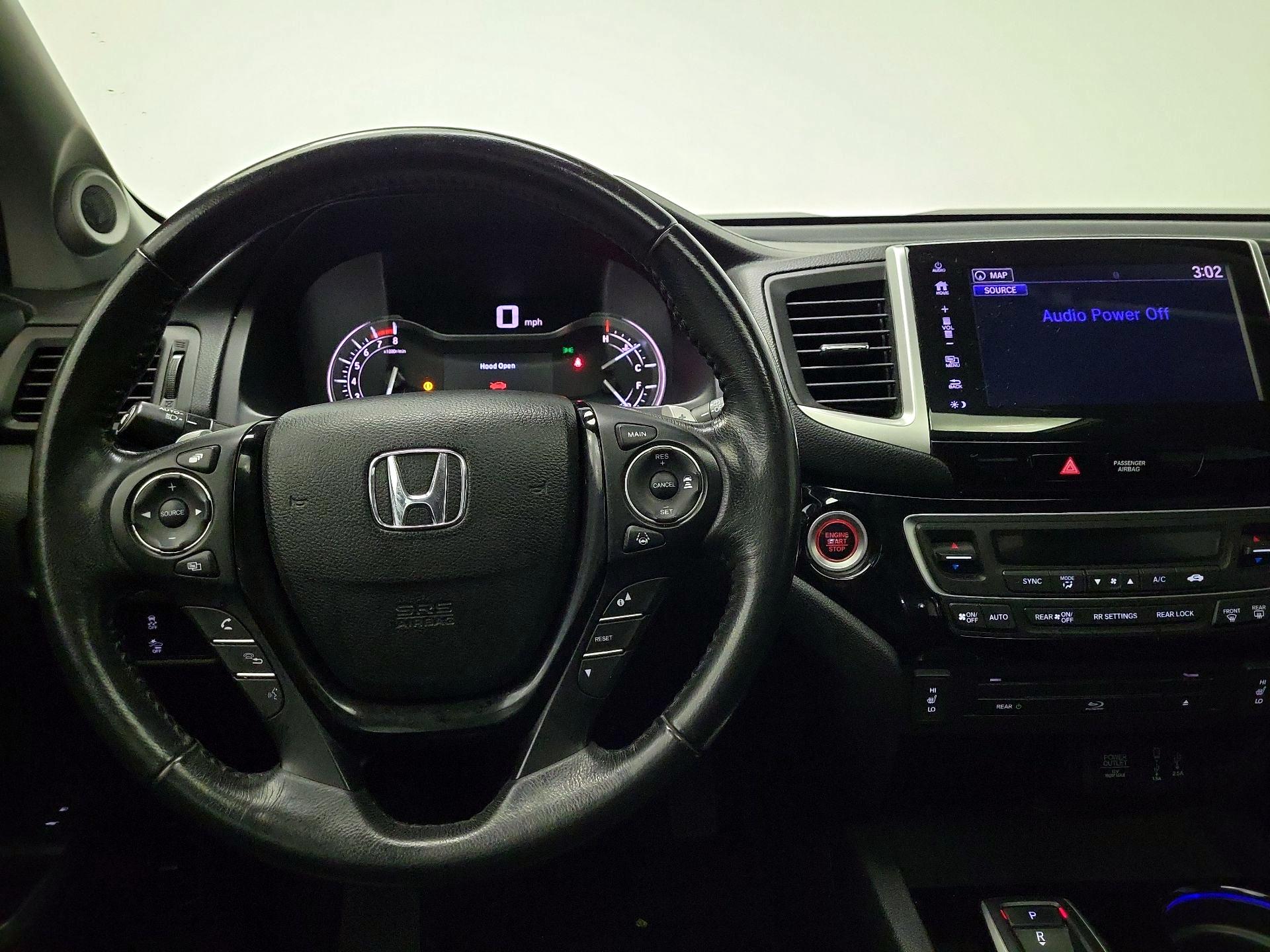 Thumbnail: 2017 Honda Pilot - 10