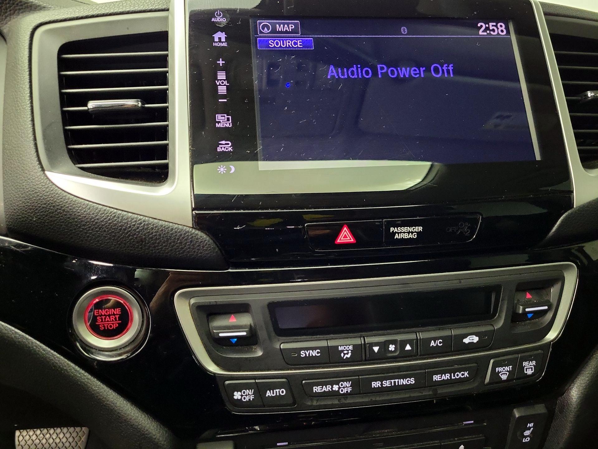 Thumbnail: 2017 Honda Pilot - 15
